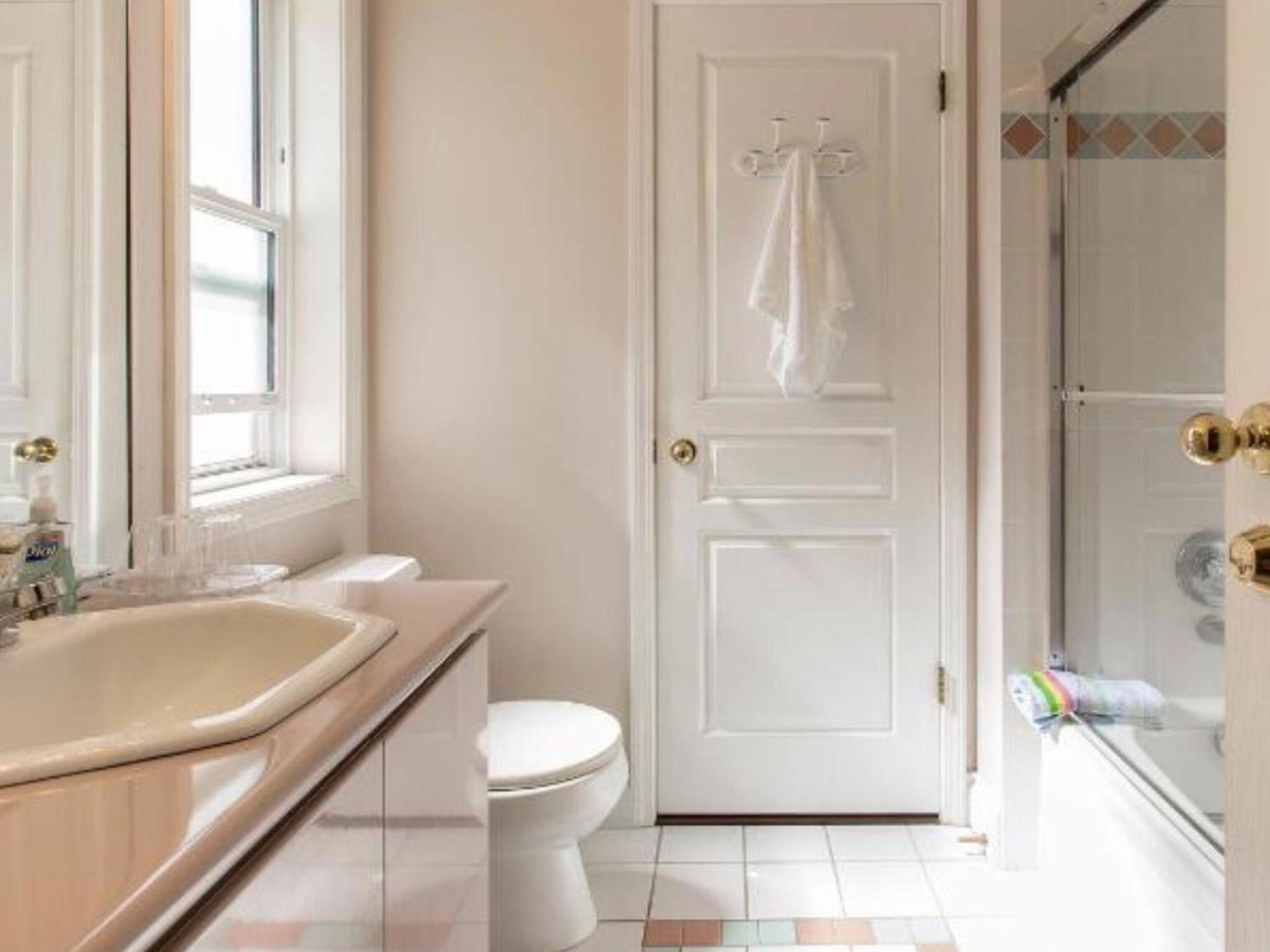 Double Room with Shared Bathroom photo 2