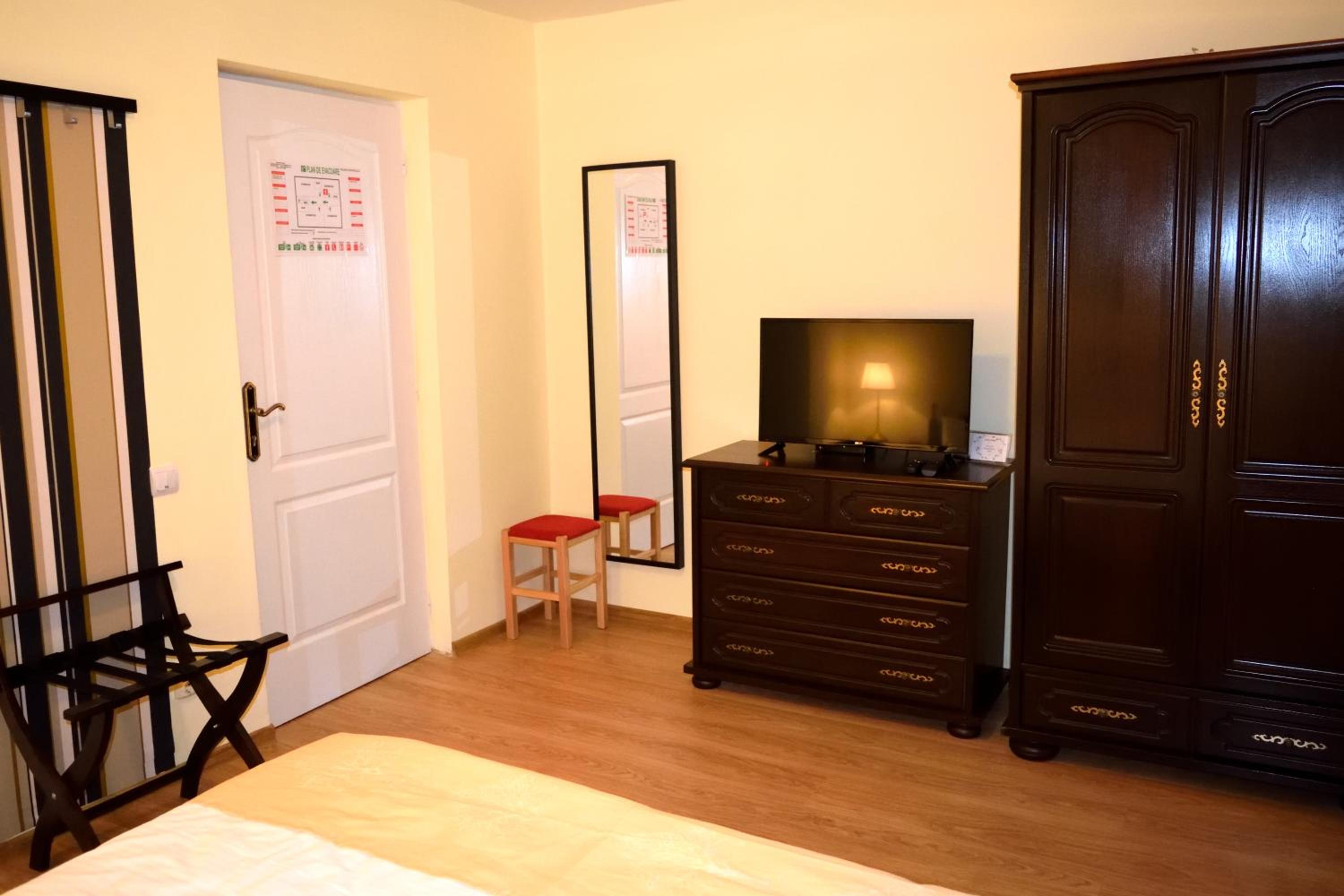 Double Room - Photo 23