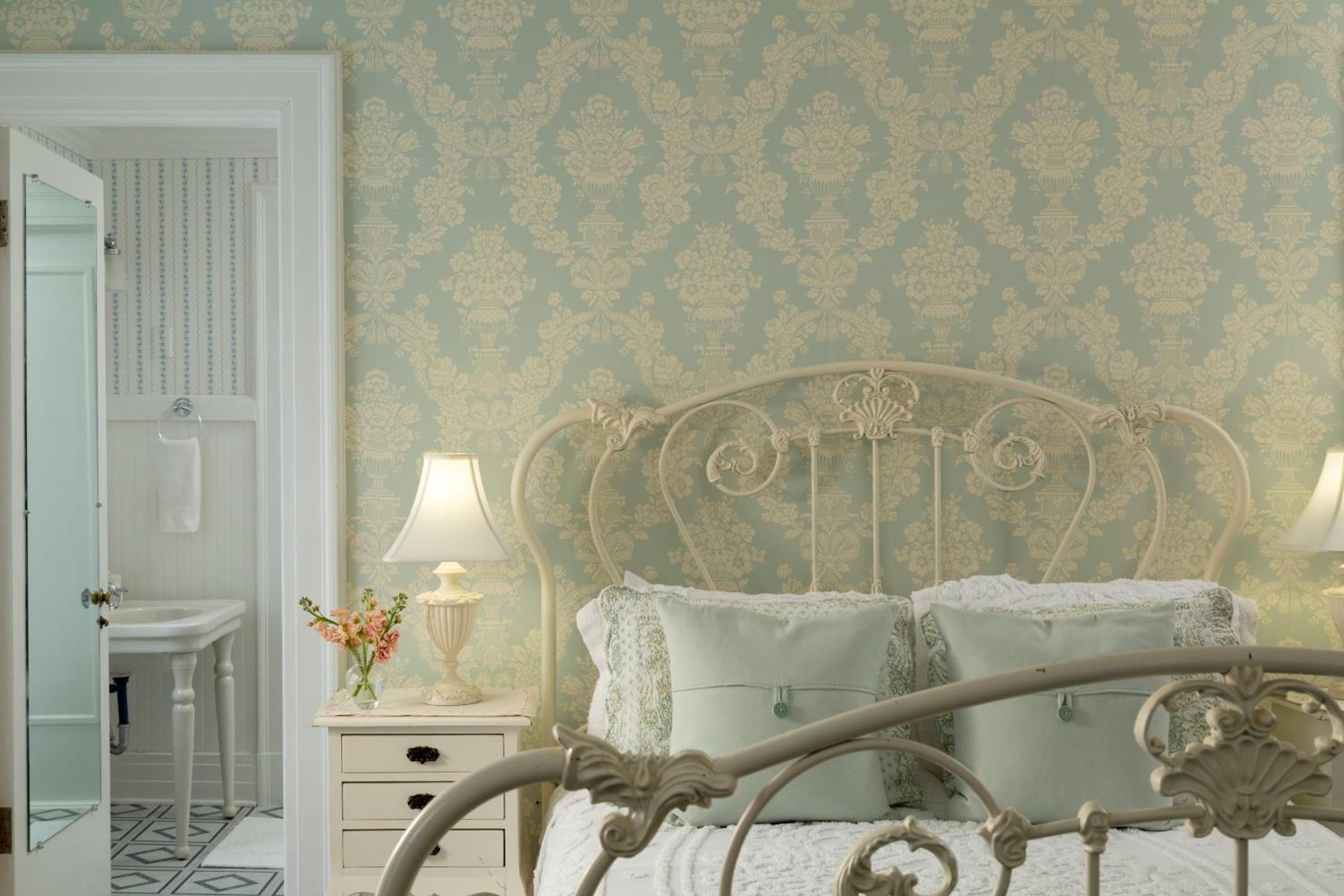 Room 4 - Estate Queen Room photo 2