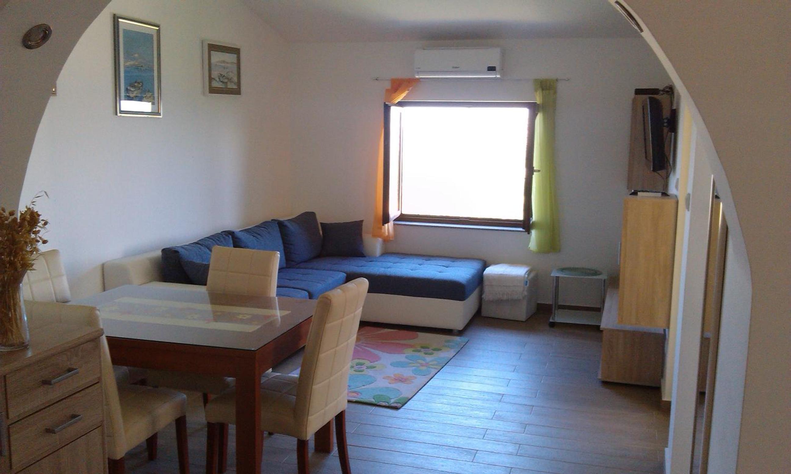 Apartment photo 1