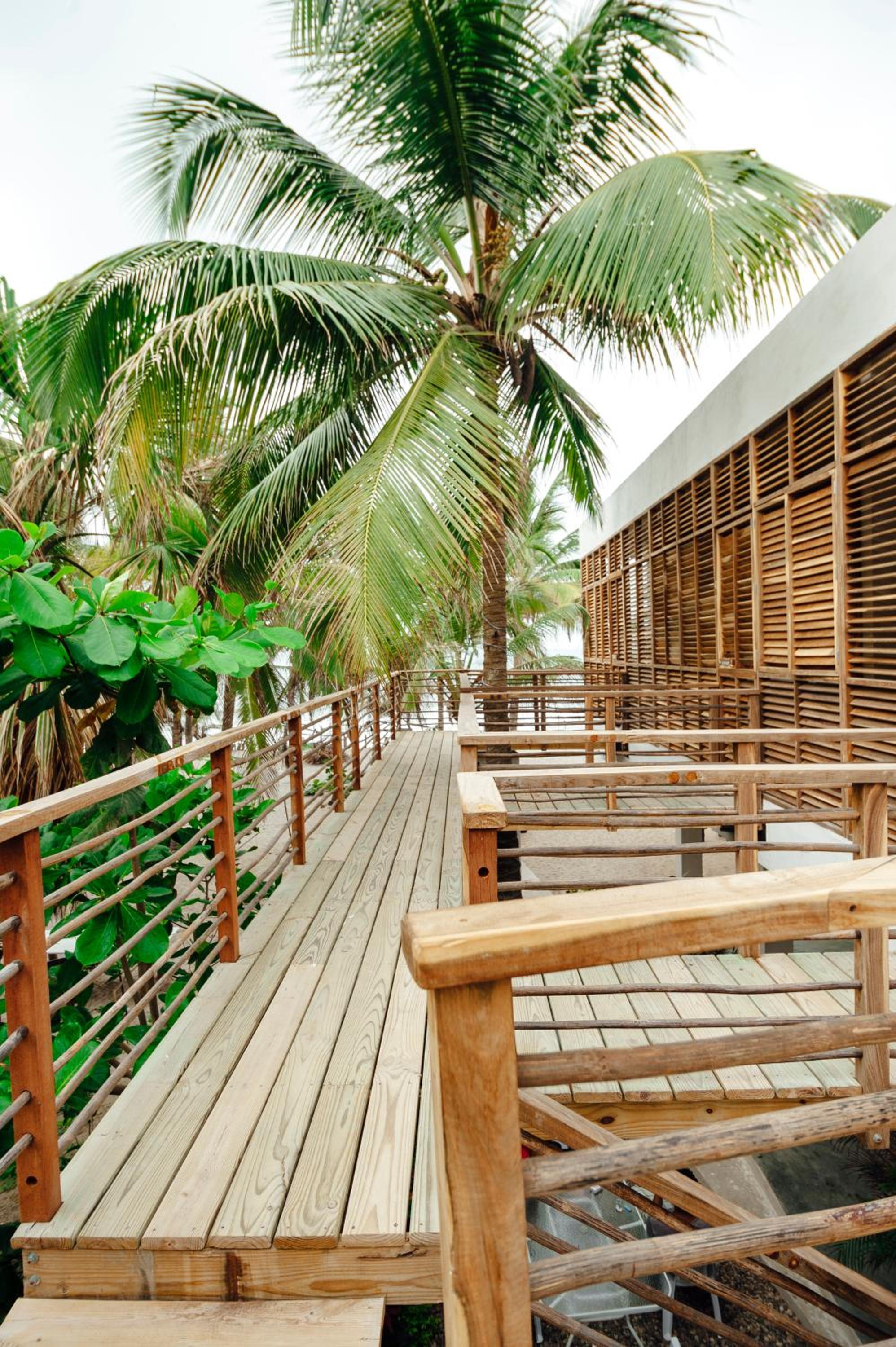 Deluxe Double Room with Balcony and Partial Sea View photo 2