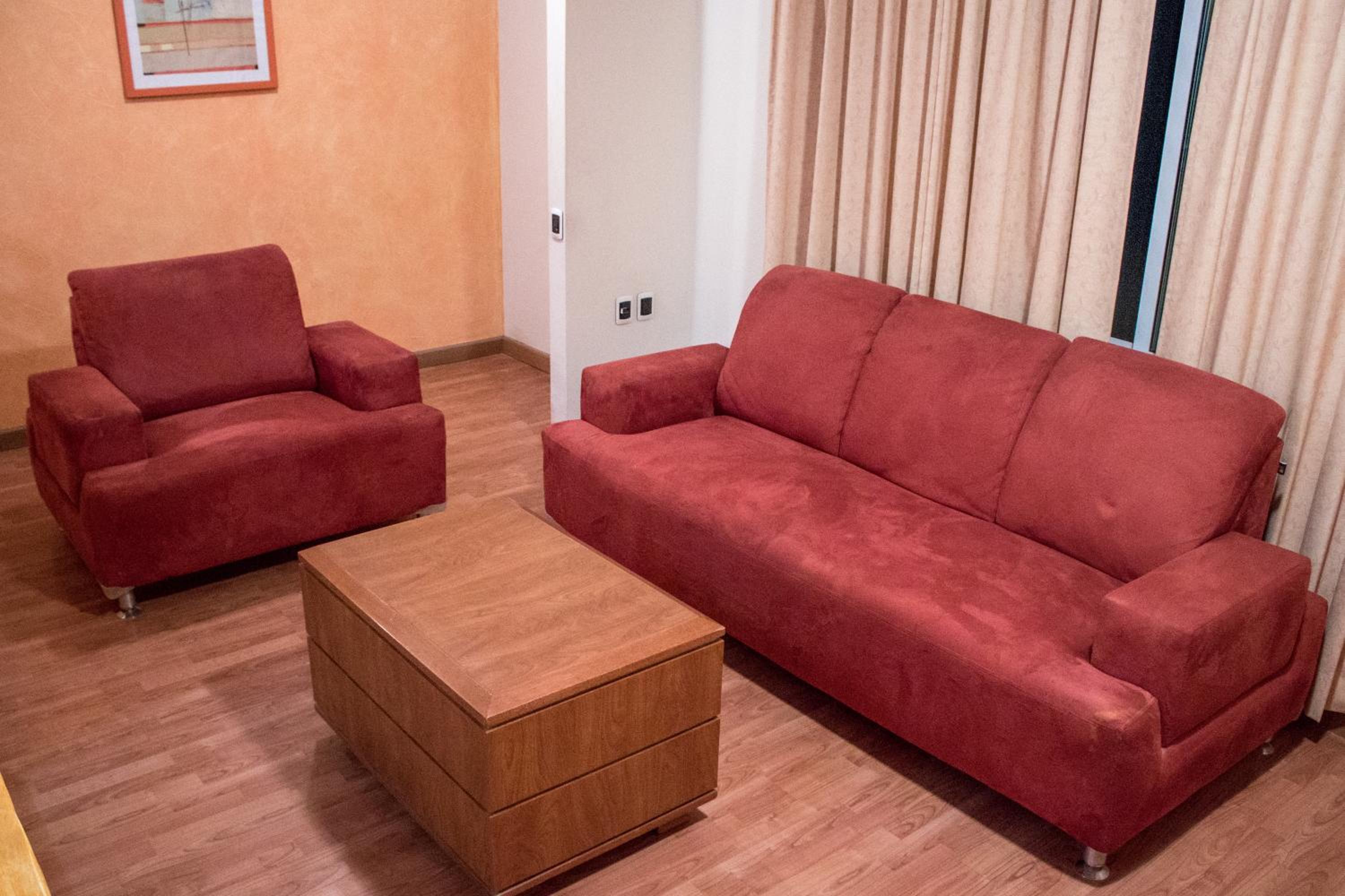 Deluxe Suite with Spa Bath - Photo 5