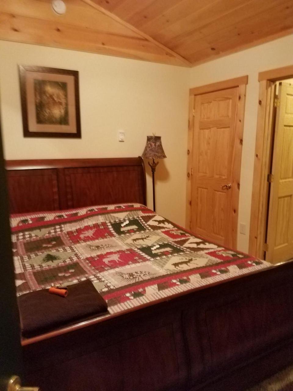 Deluxe Double Room (2 Adults + 1 Child) photo 1