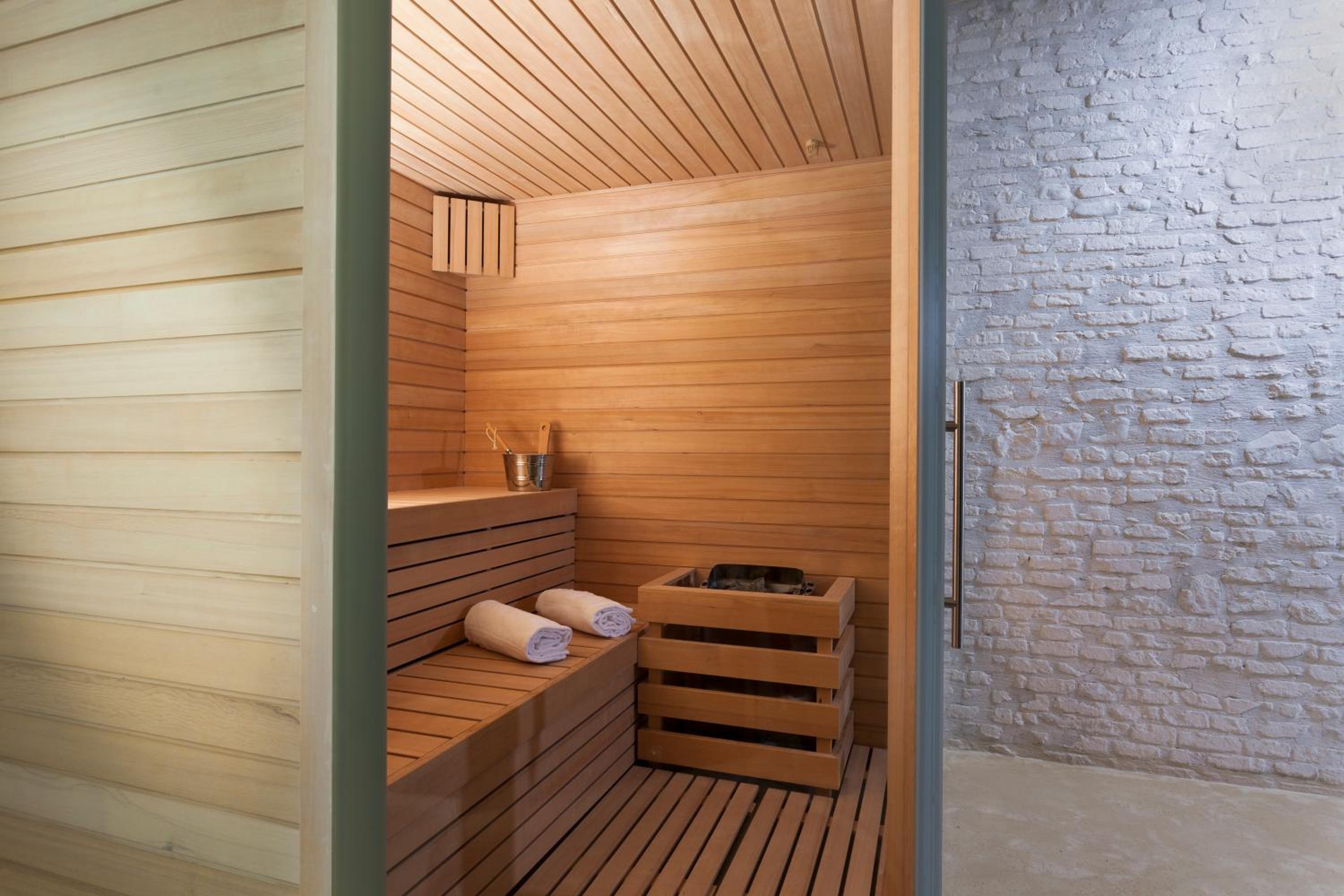 Double Room with Spa Access photo 2