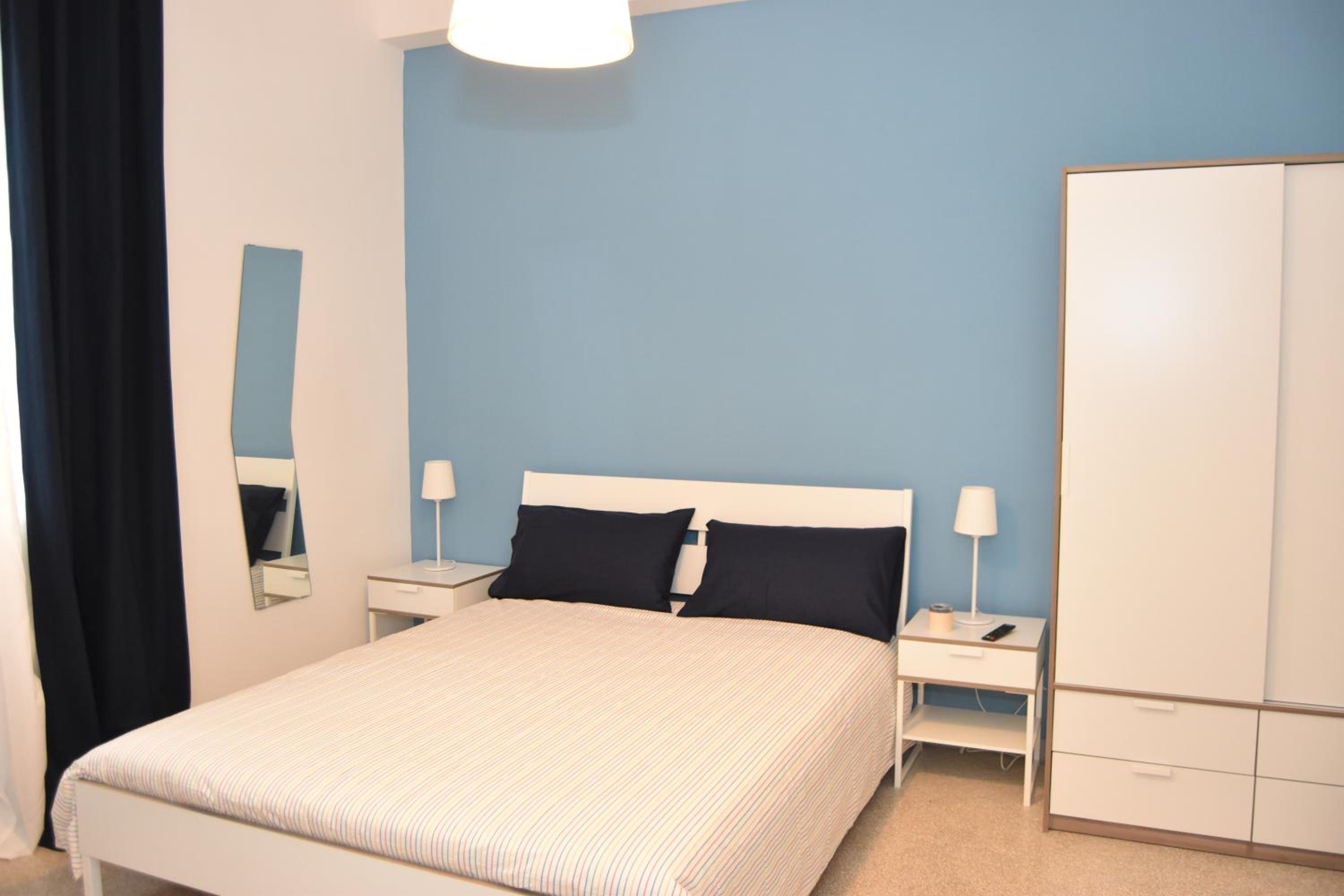 Double Room with Private Bathroom - Photo 1