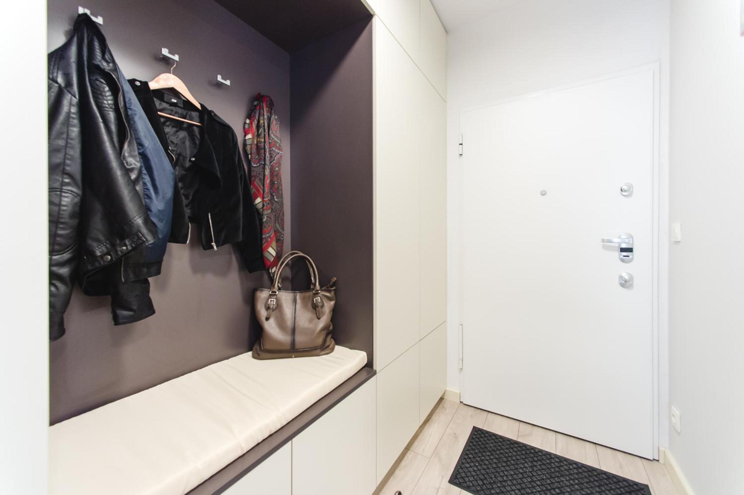 Apartment with Terrace - Photo 17