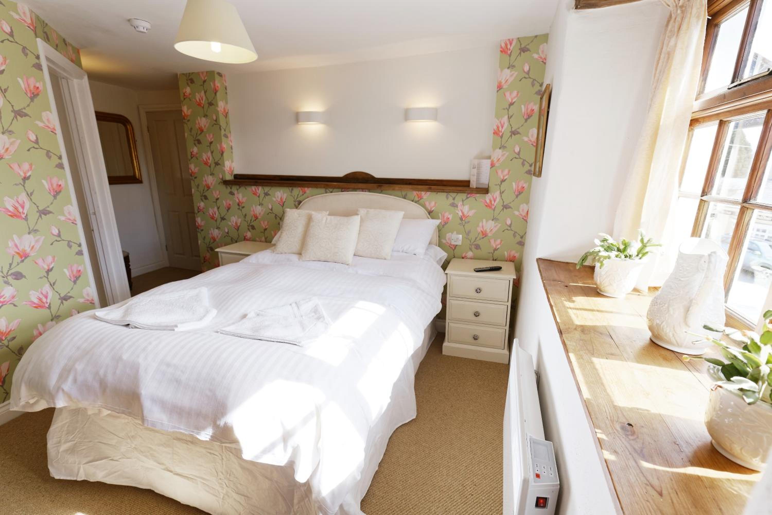 Deluxe Queen Room - Photo 3