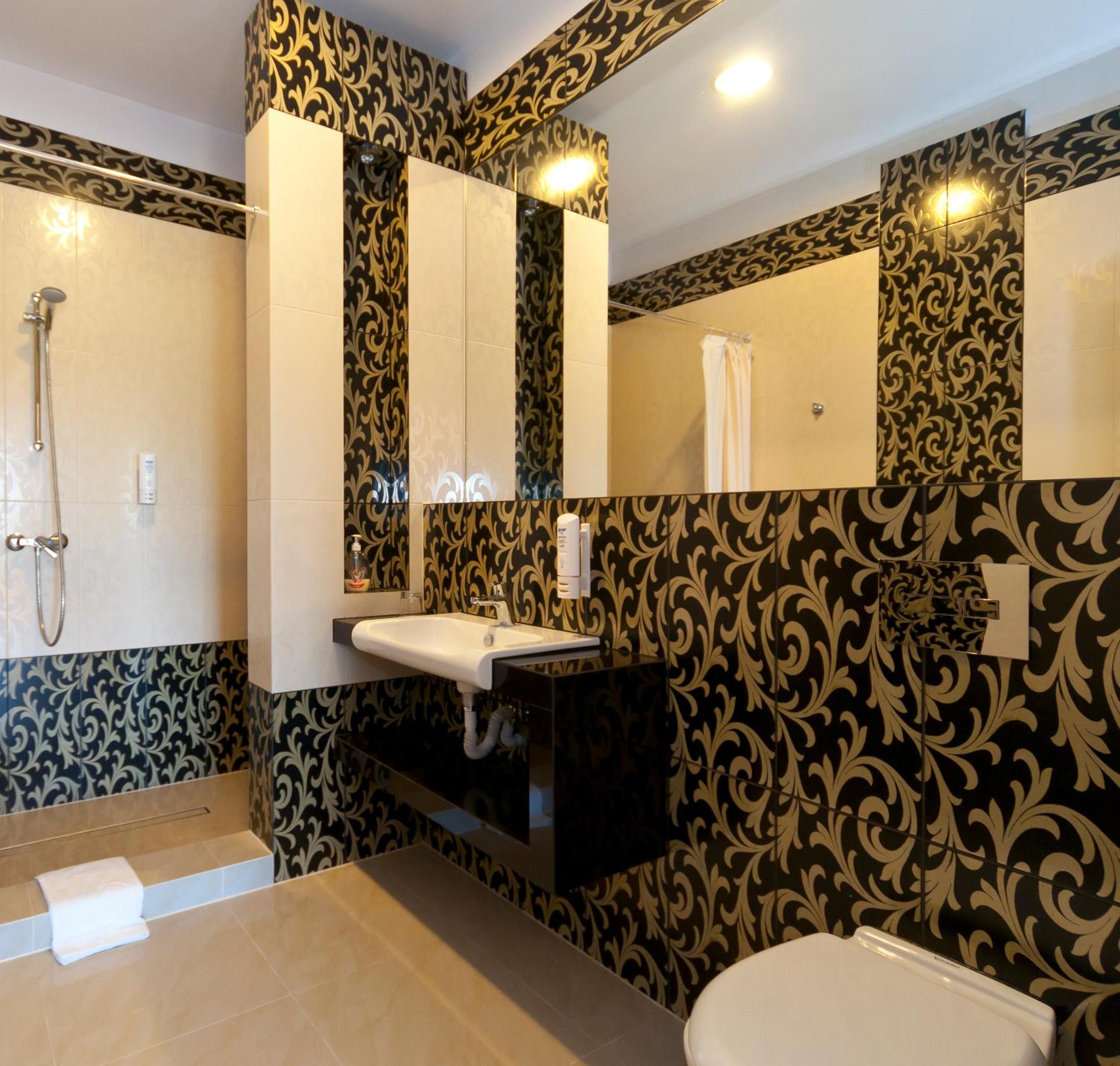 Superior King Room - Photo 10