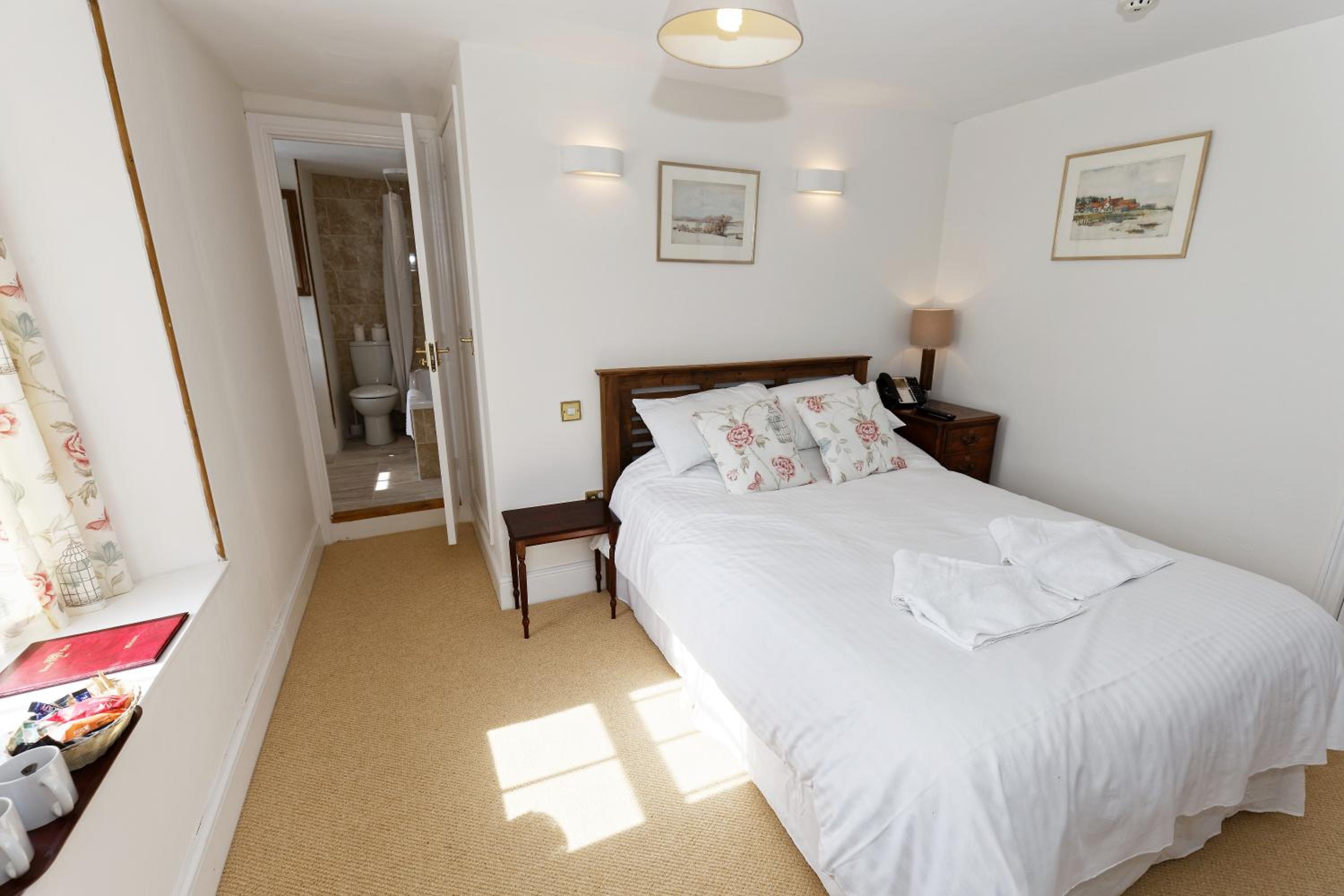 Deluxe Queen Room - Photo 1