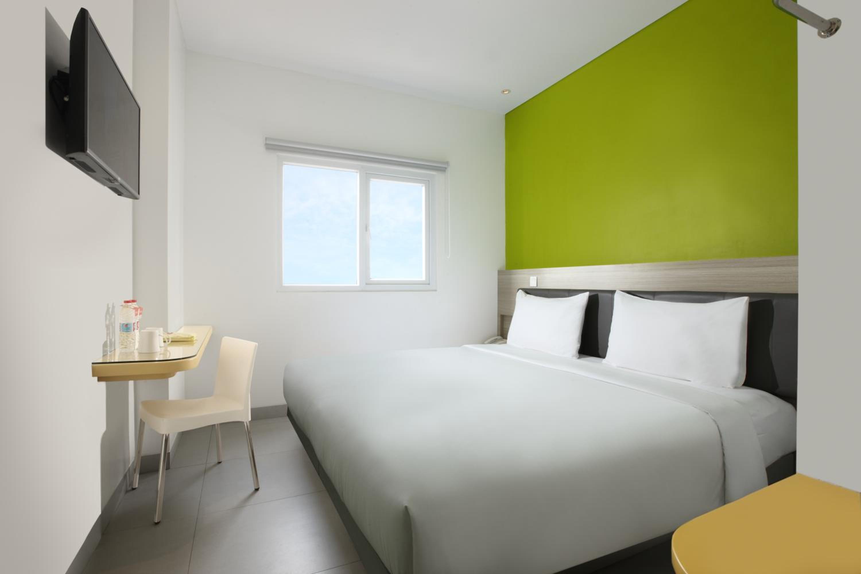 Staycation Offer - Smart Room Hollywood photo 1
