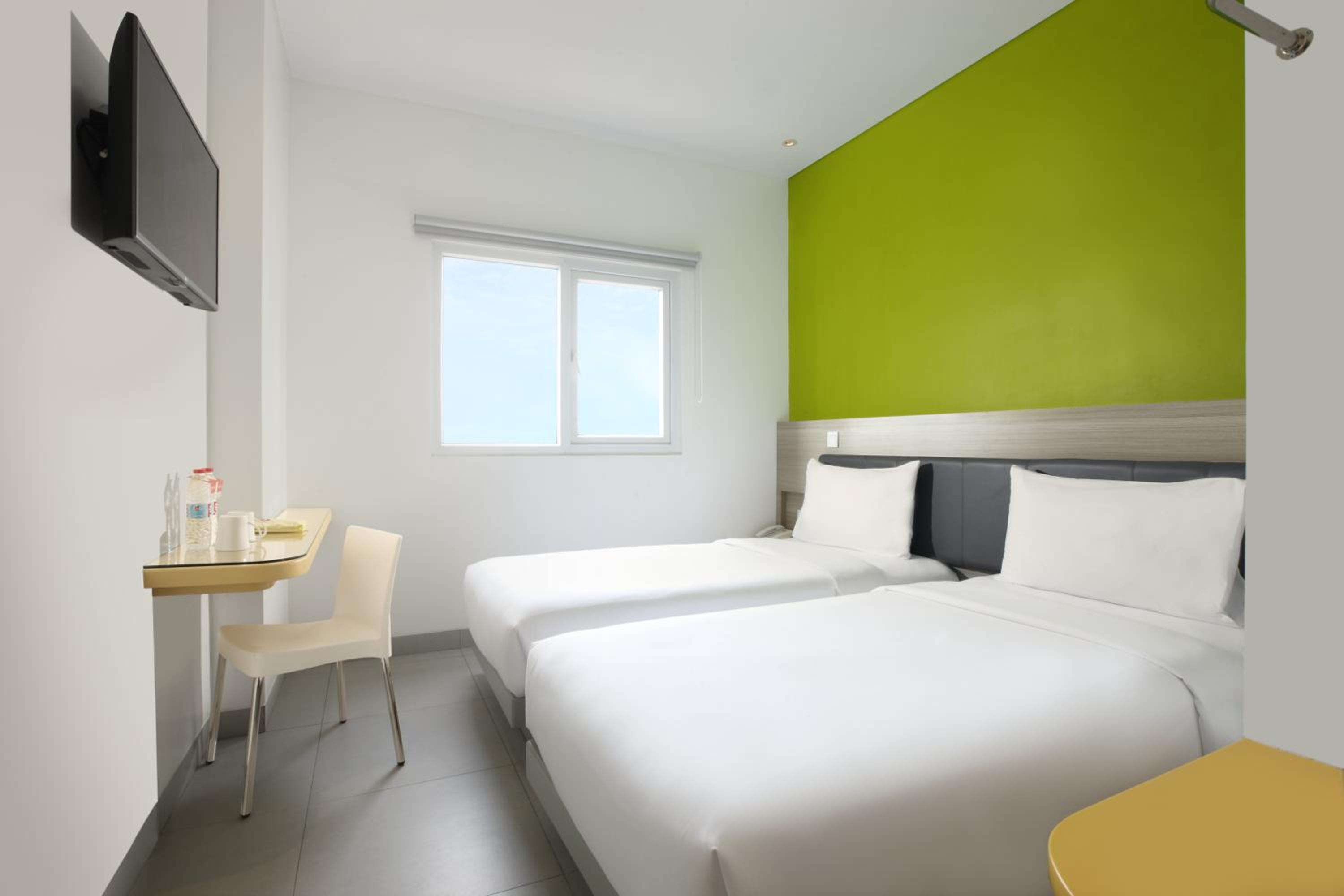Staycation Offer - Smart Room Twin photo 1