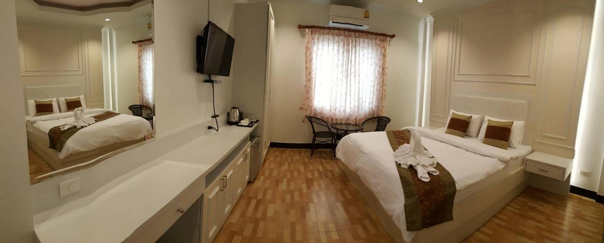 Double Room - Photo 9