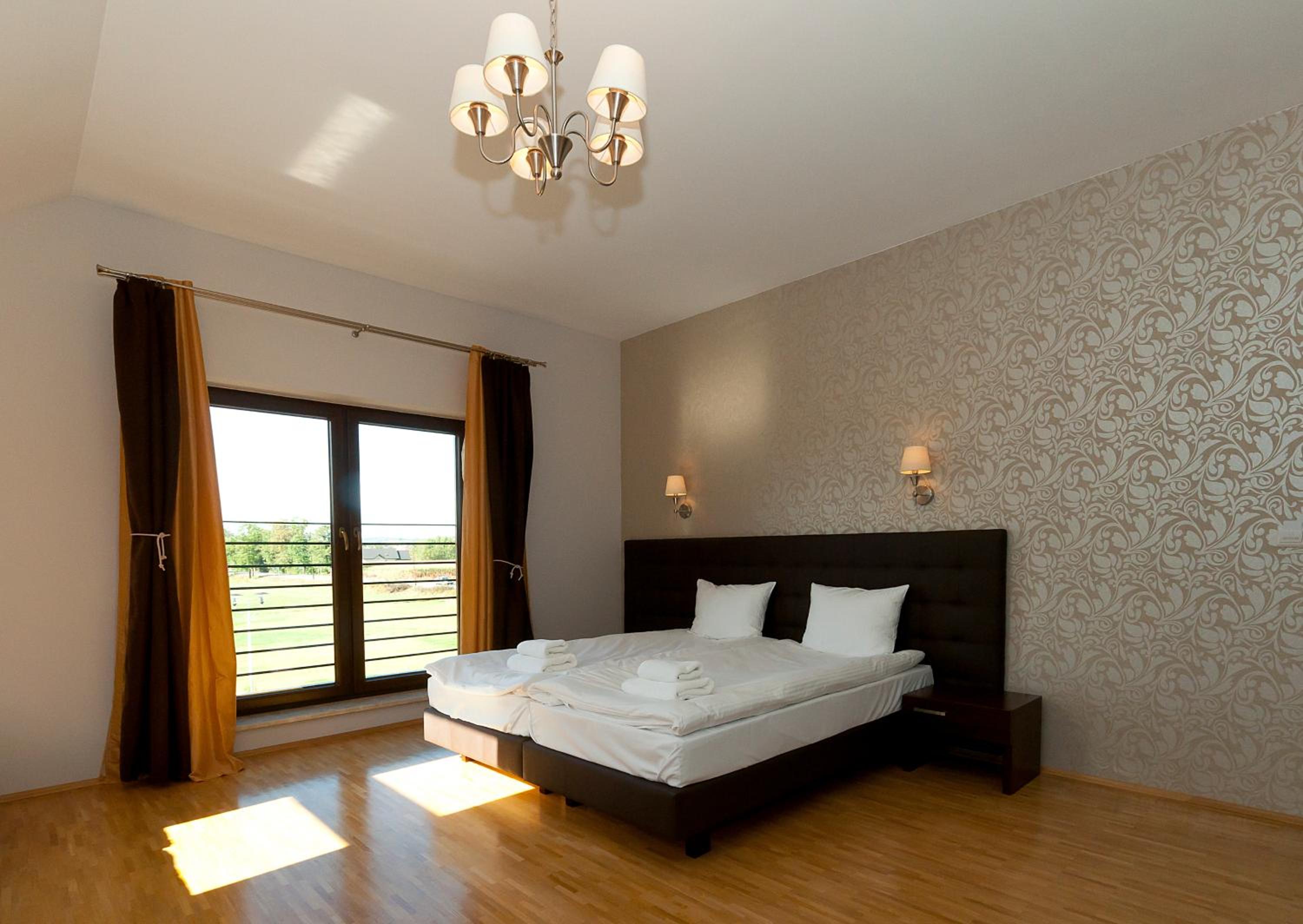 Superior King Room - Photo 3