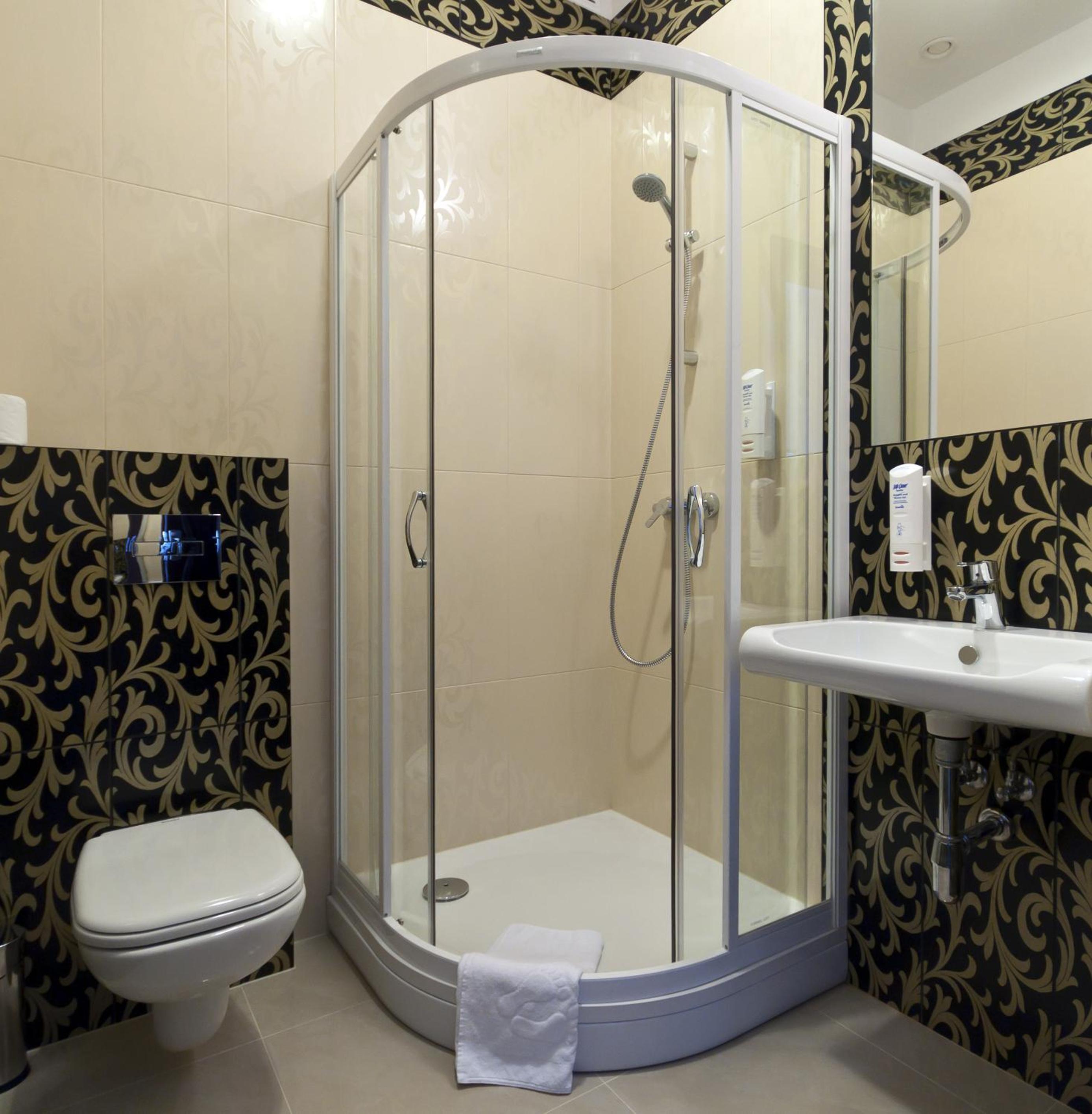 Double or Twin Room - Photo 10