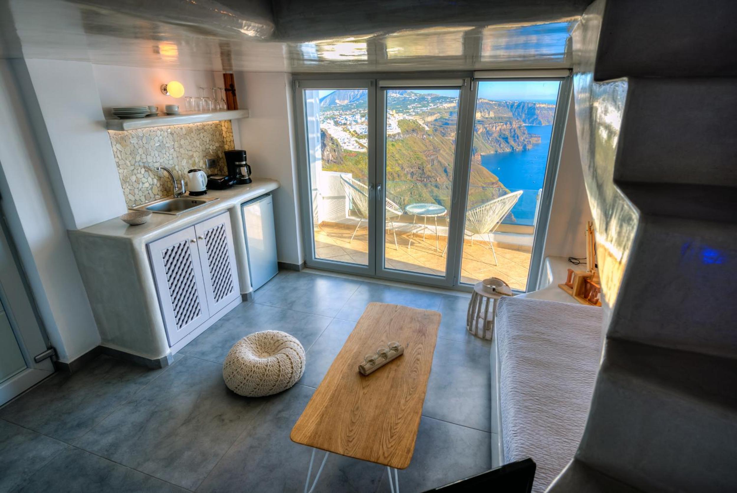 Grand View Maisonette with Outdoor Hot Tub and Caldera View photo 3