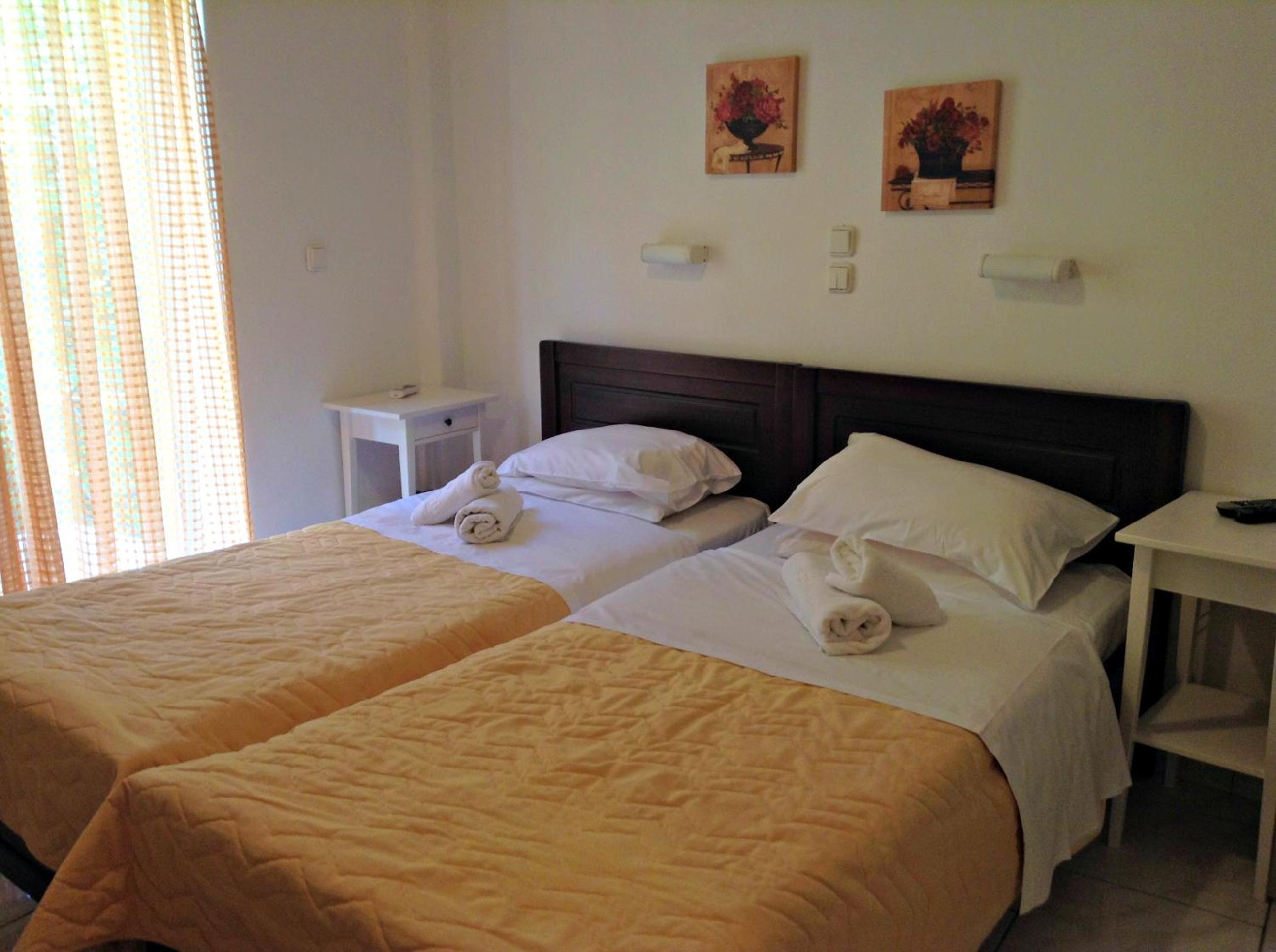 Studio with Courtyard view (2Adults)  photo 2