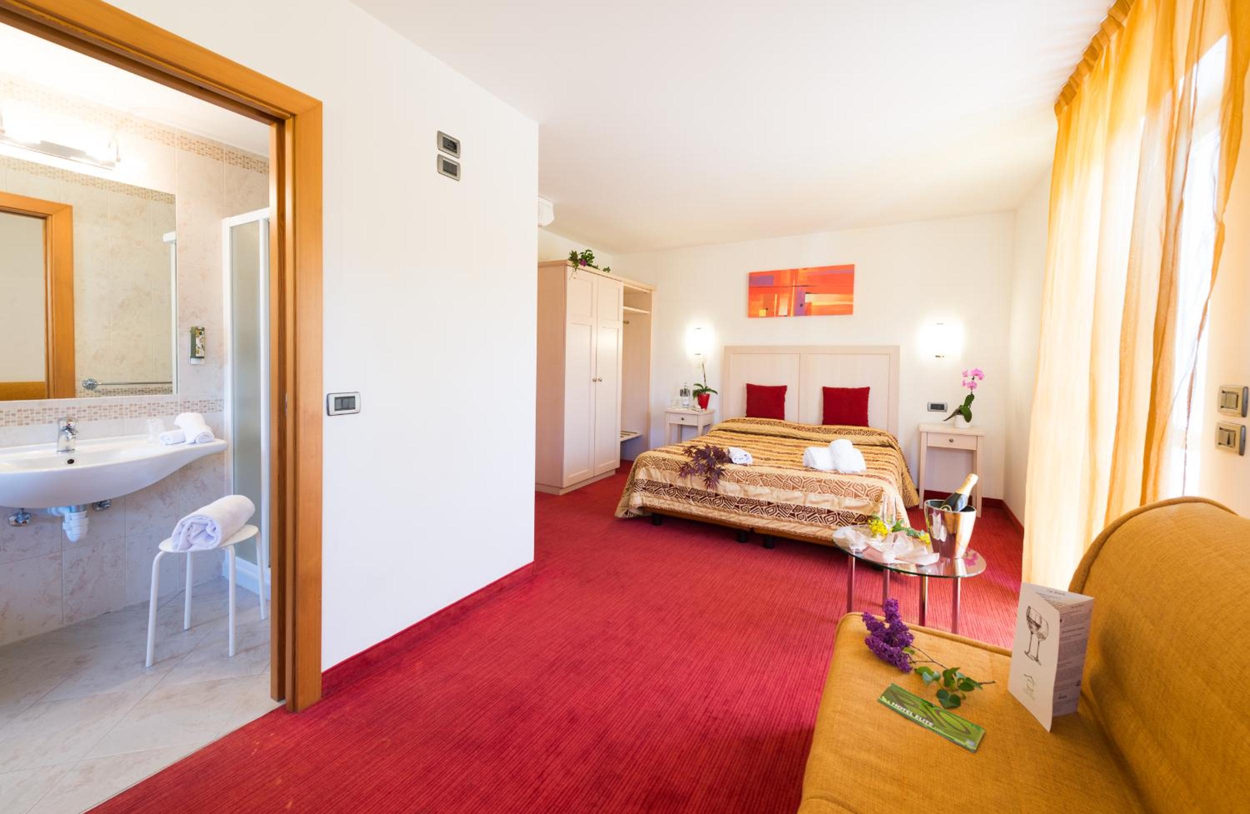 Deluxe Triple Room - Photo 1