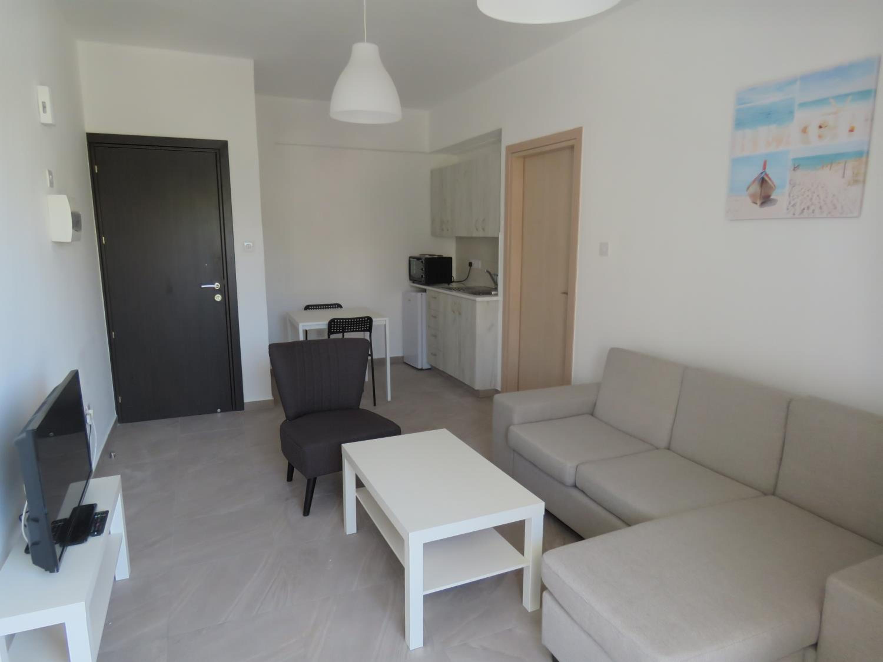 Superior One-Bedroom Apartment
