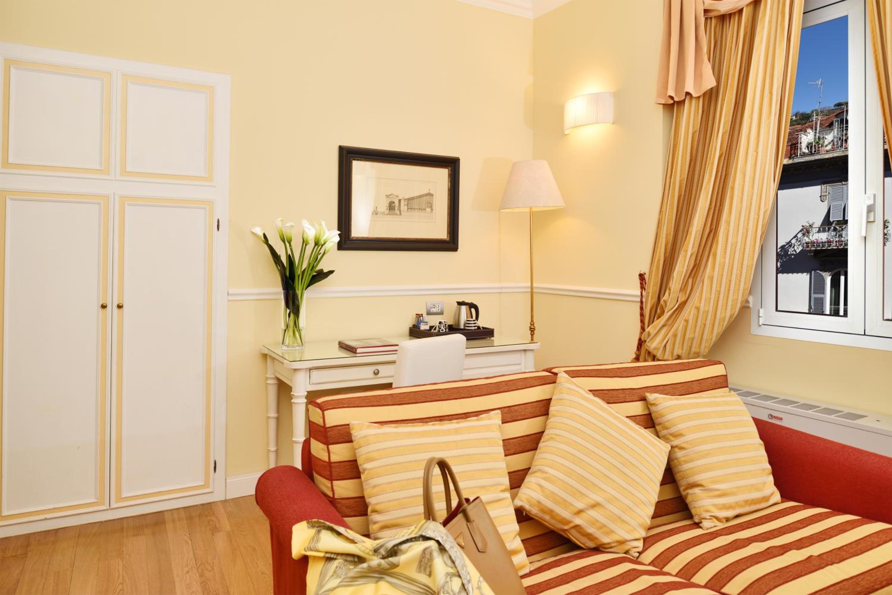 Suite - Photo 3
