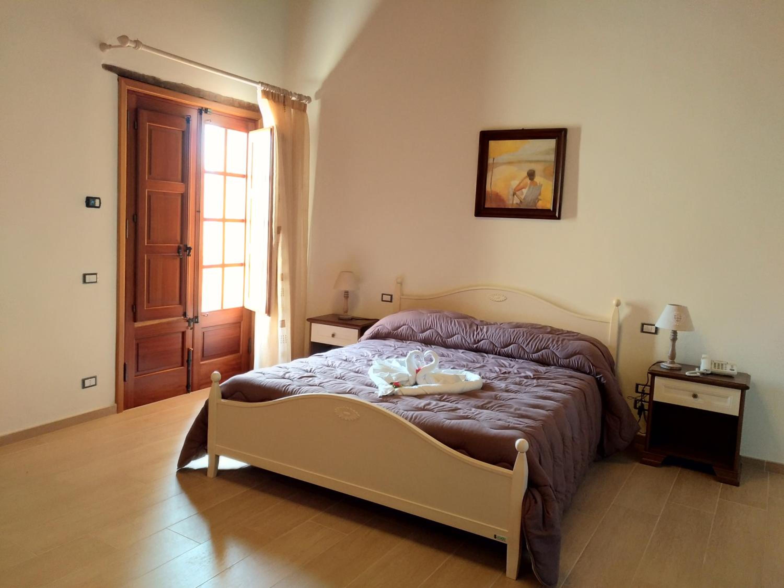 Queen Room with Pool View
