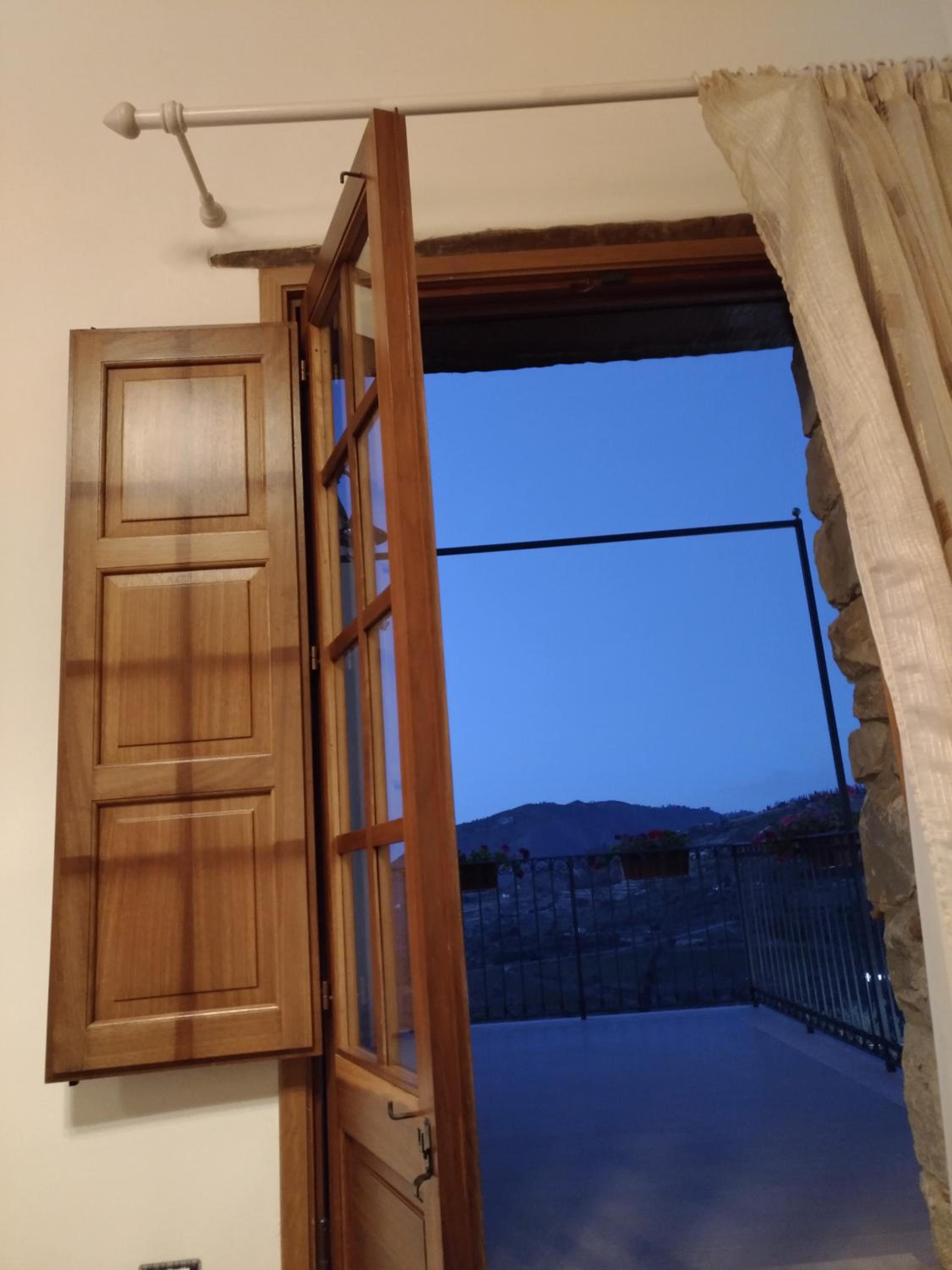 Queen Room with Pool View photo 3
