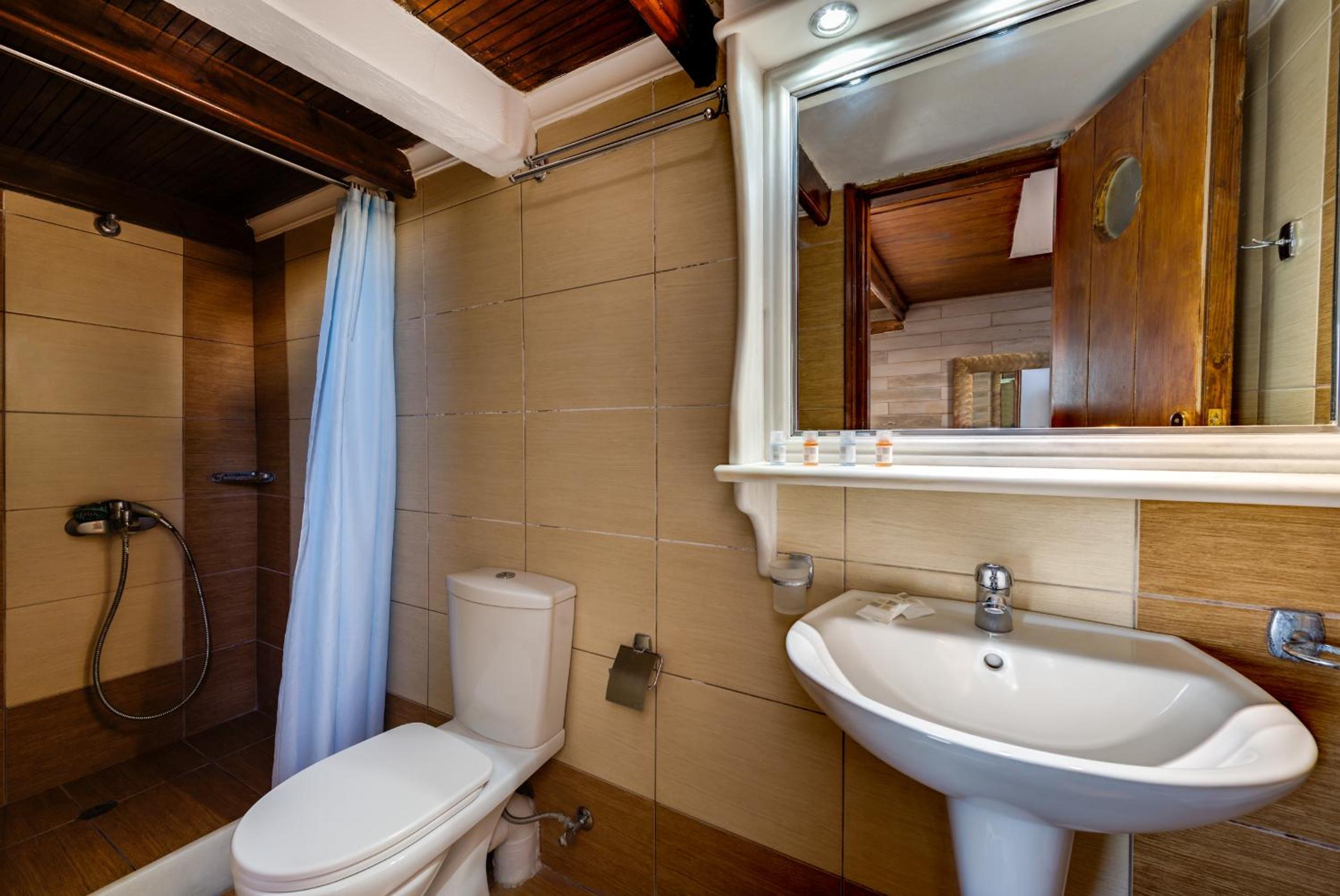 Budget Double Room photo 2