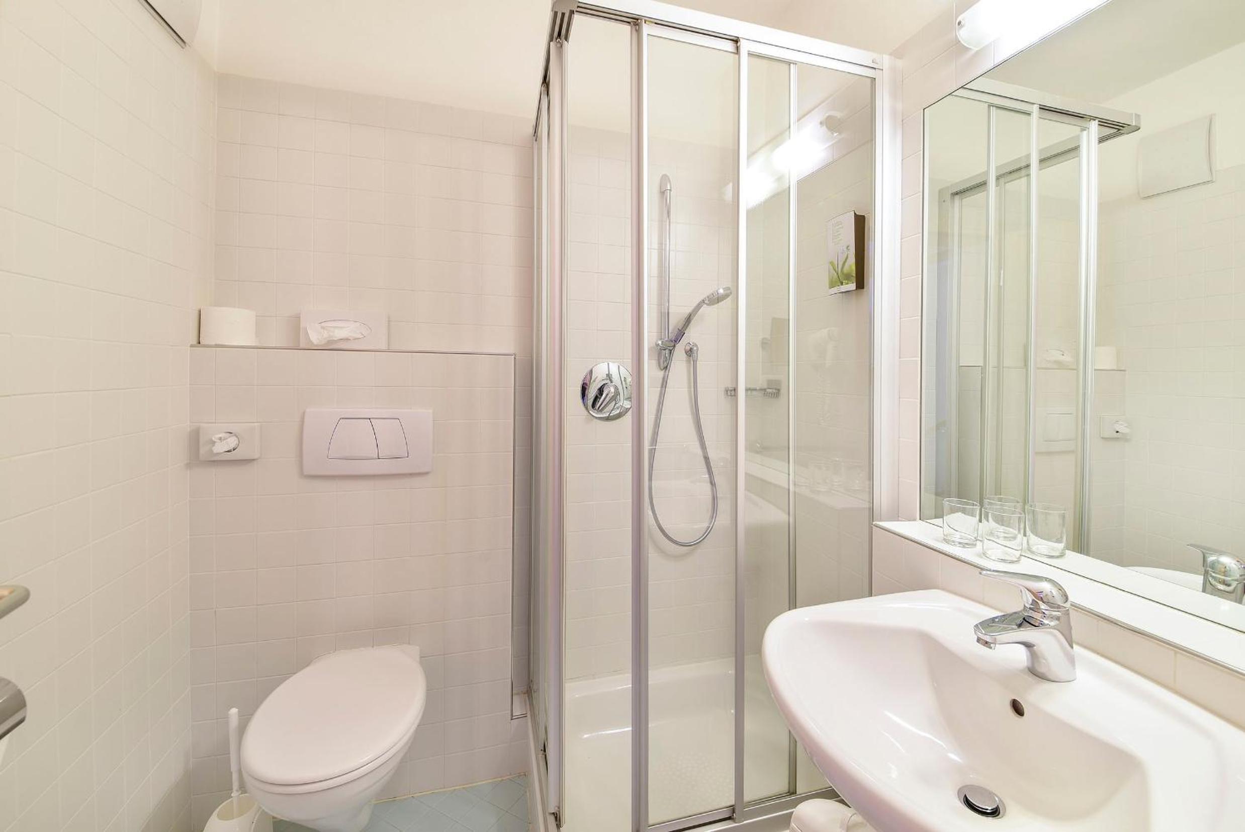 Single Room with Balcony photo 2