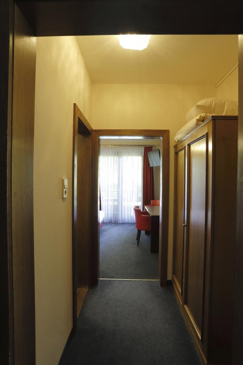 Double Room with Balcony - Photo 12