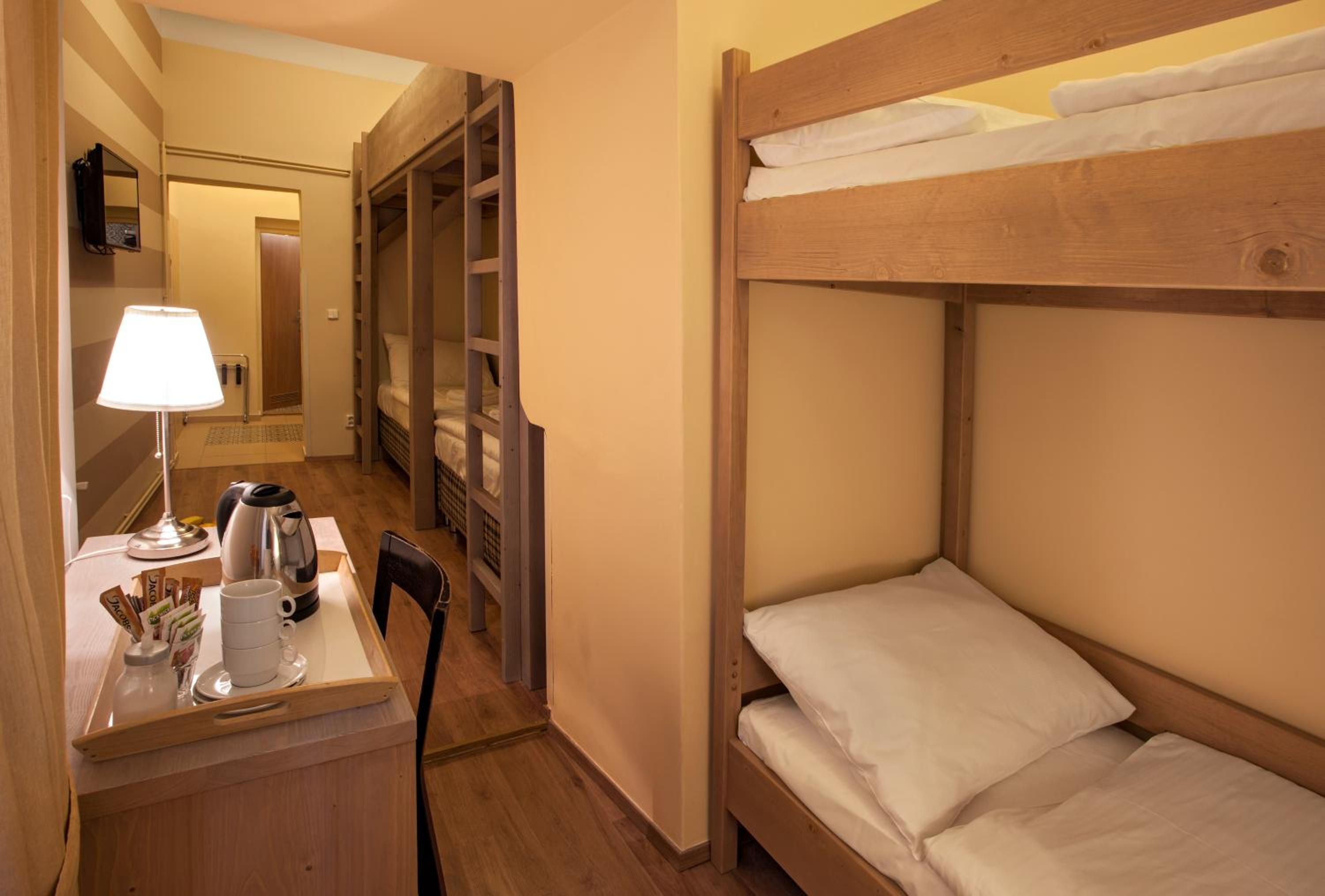 6-Bed Room