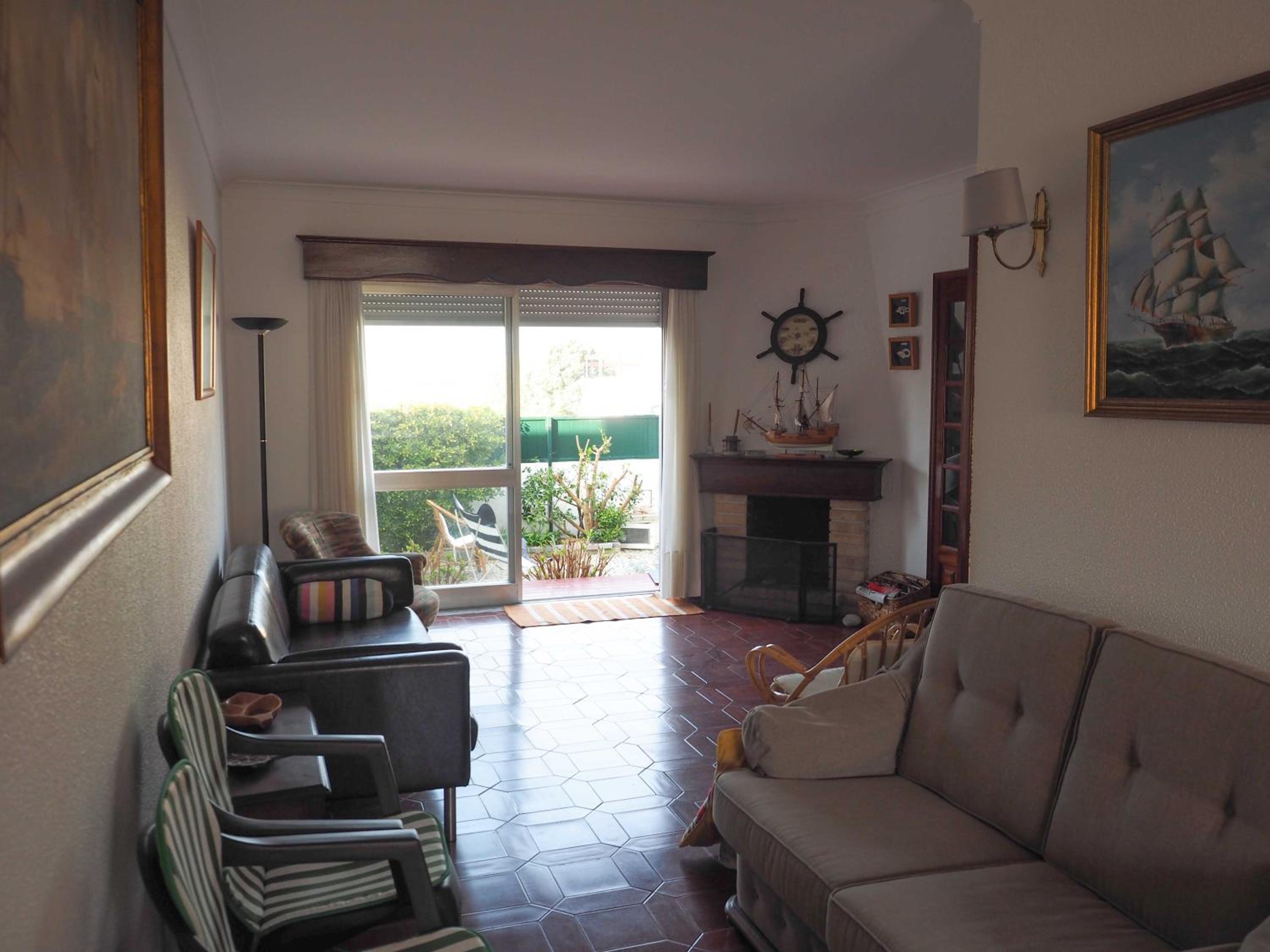 Four-Bedroom House photo 2
