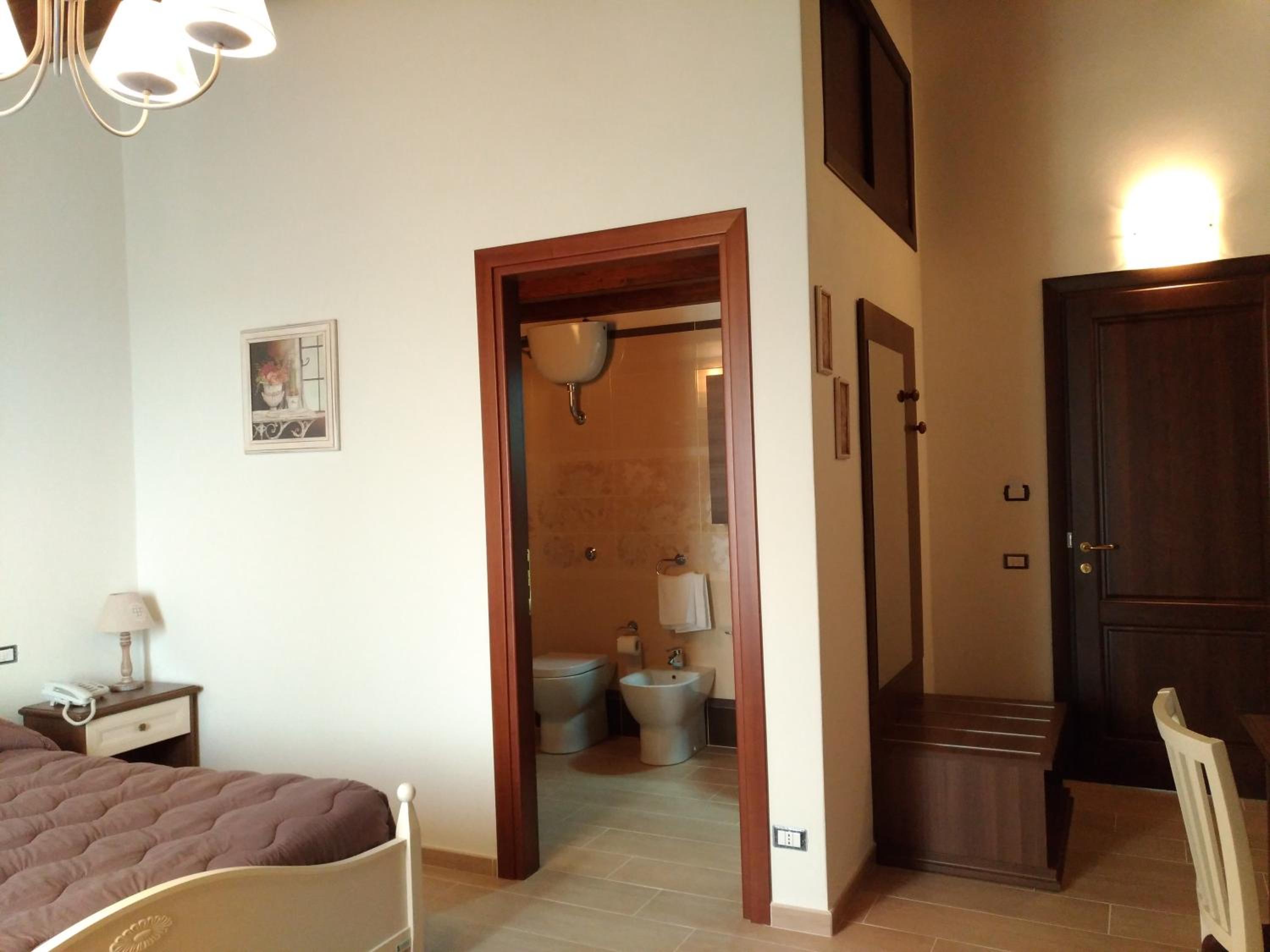 Double Room with Balcony photo 3