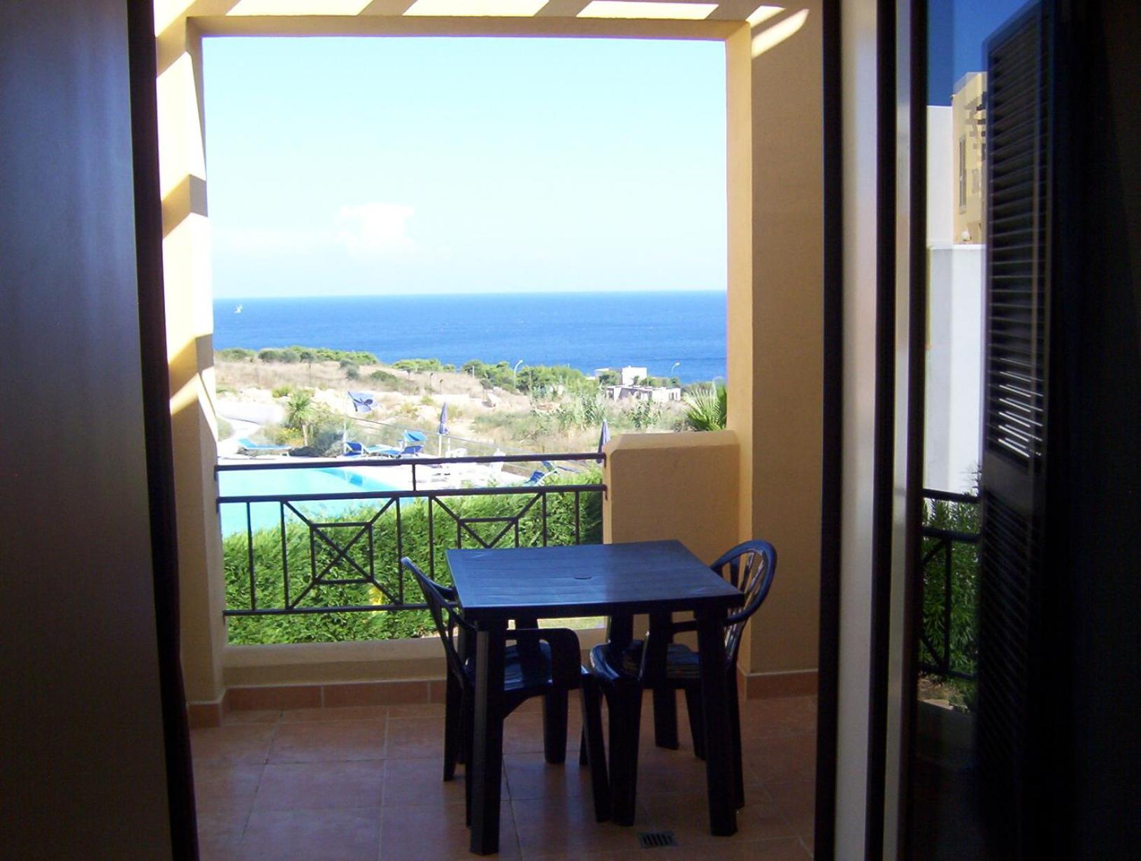 One-Bedroom Apartment (4 Adults) - Photo 6