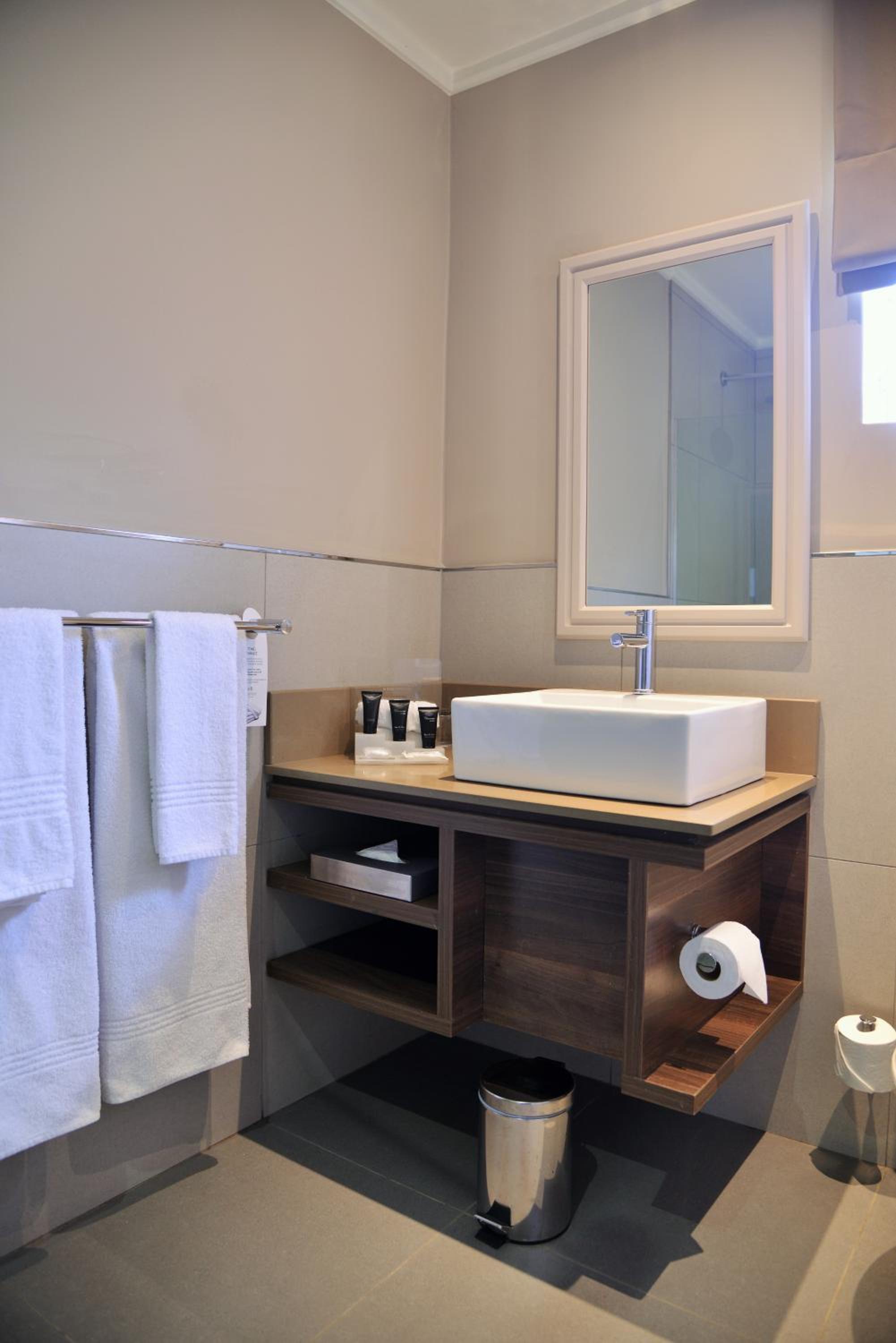 Executive King Room - Photo 8