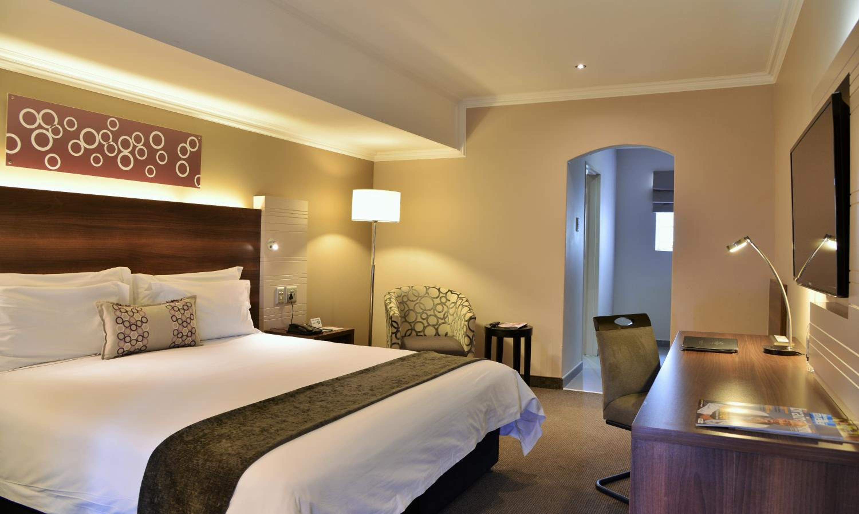 Executive King Room - Photo 4