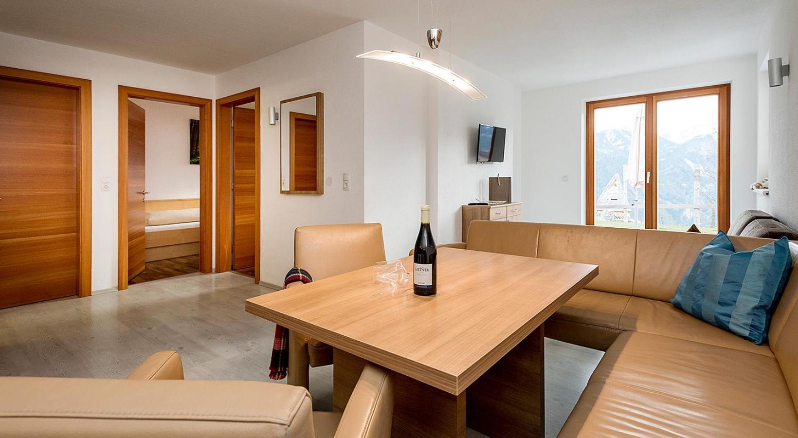 Comfort Two-Bedroom Apartment with Terrace photo 1