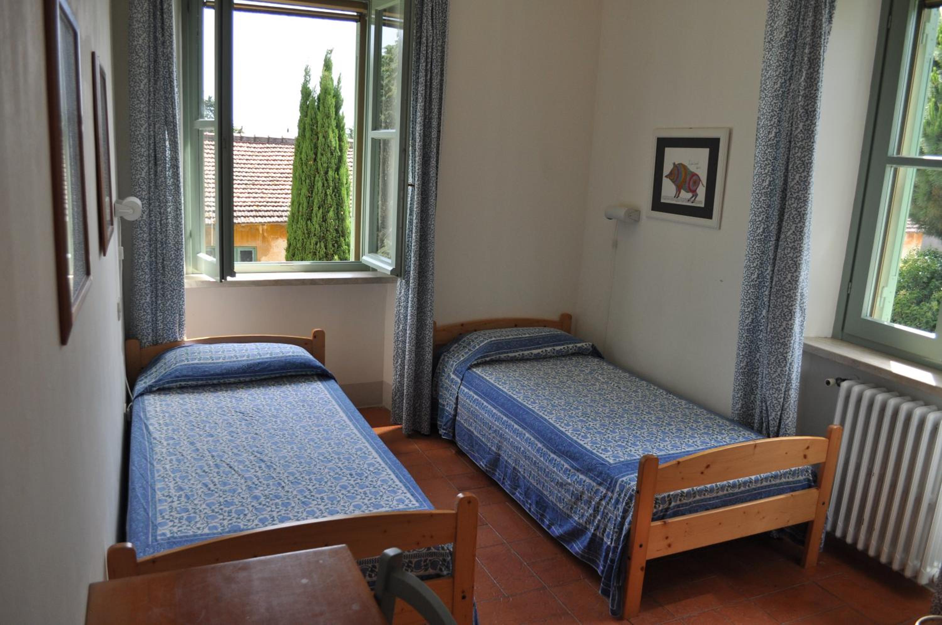 Apartment with Balcony photo 2