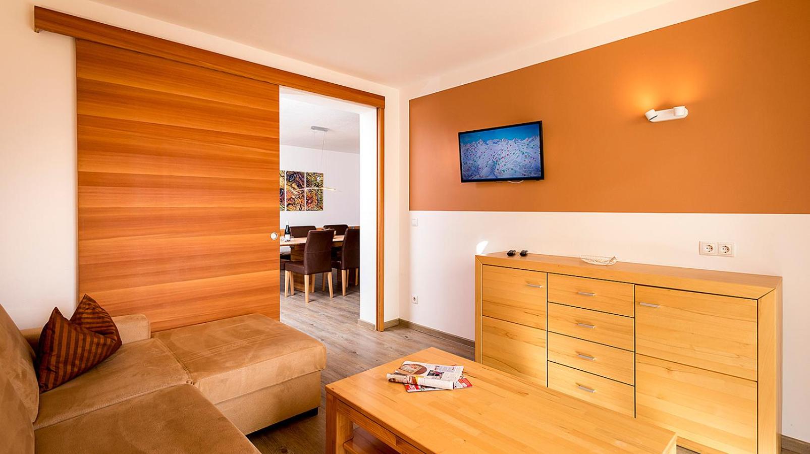 Three-Bedroom Apartment with Terrace photo 1