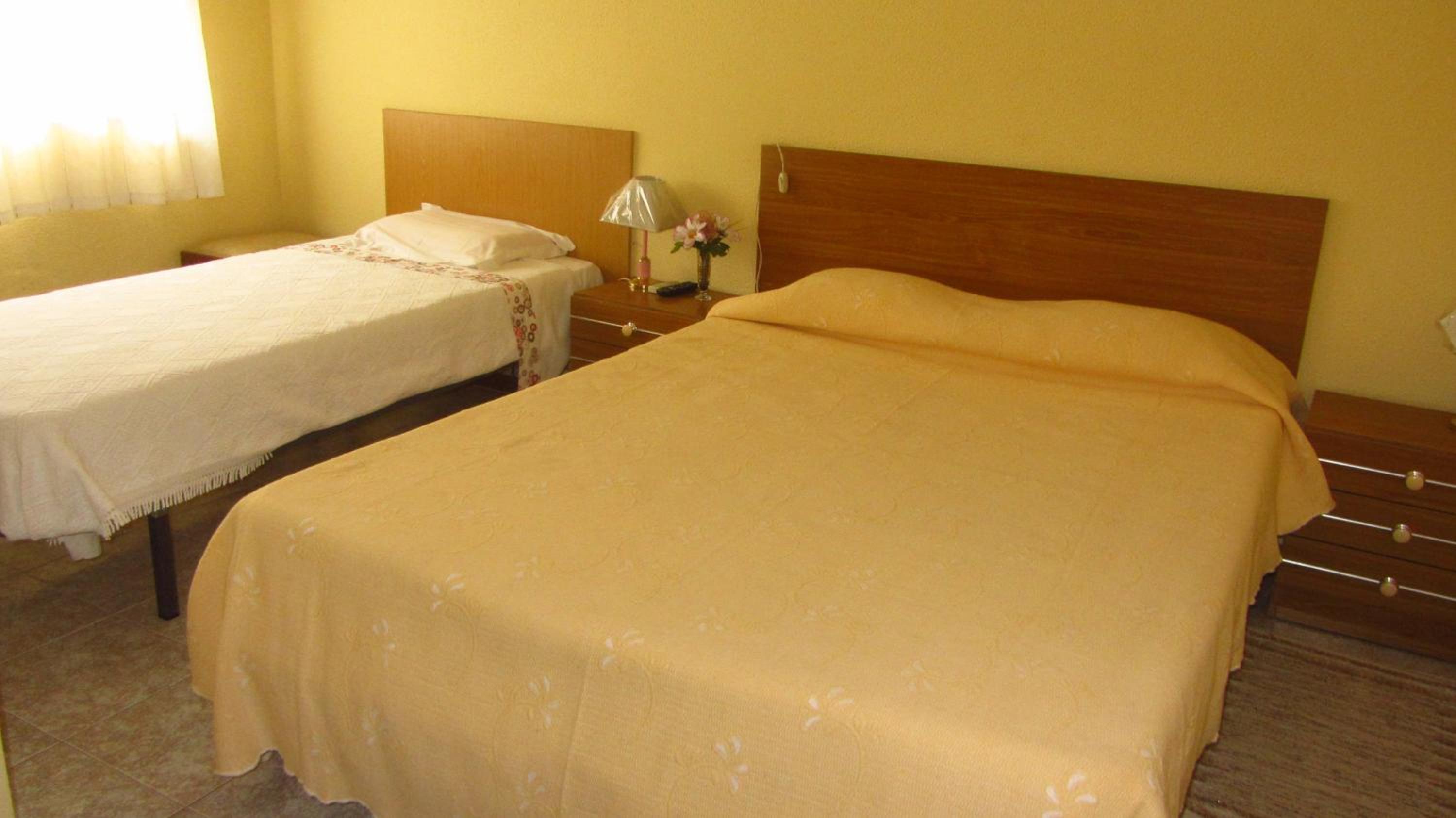 Twin Room - Disability Access - Photo 4