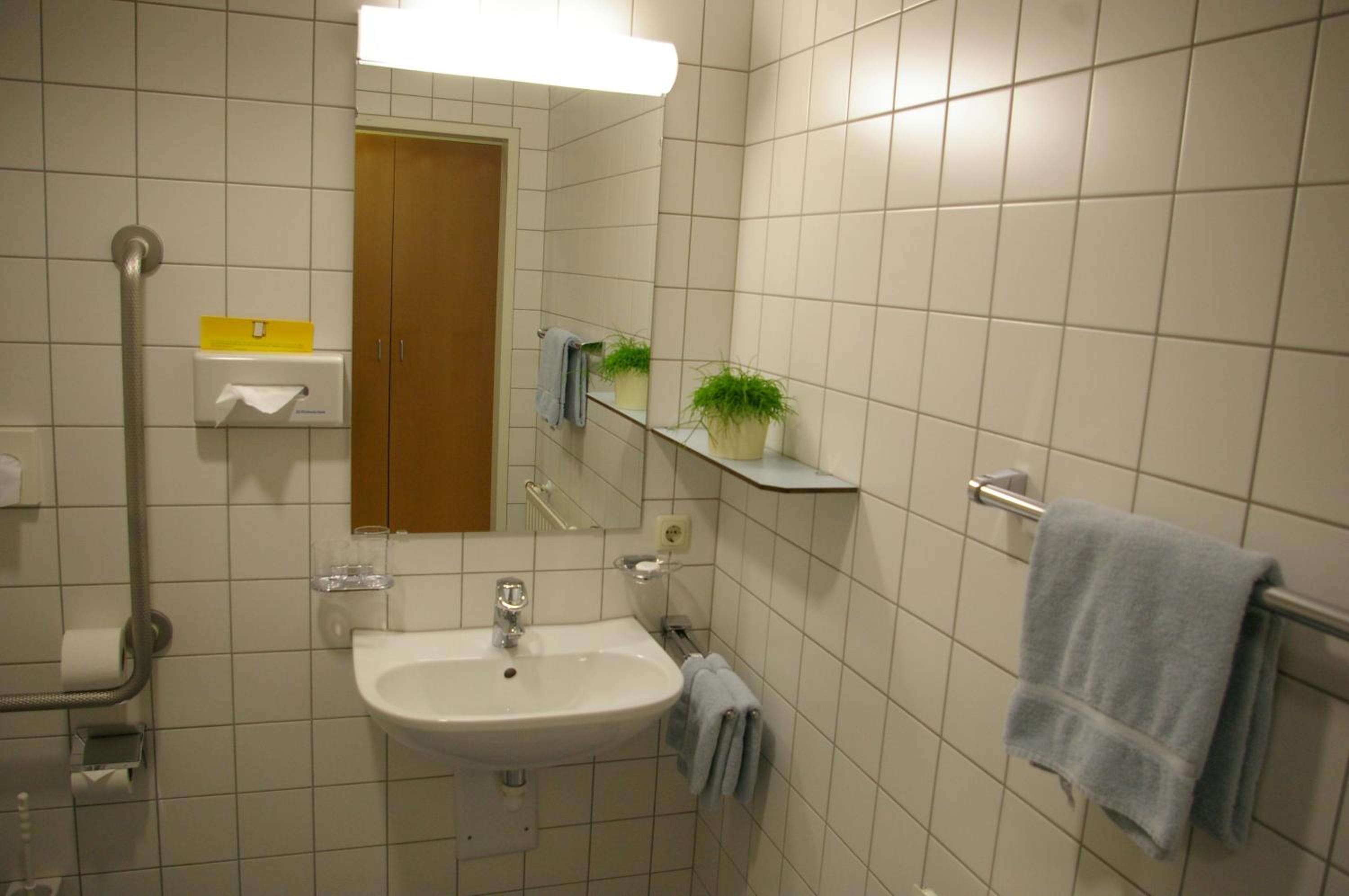 One-Bedroom Apartment - Photo 6