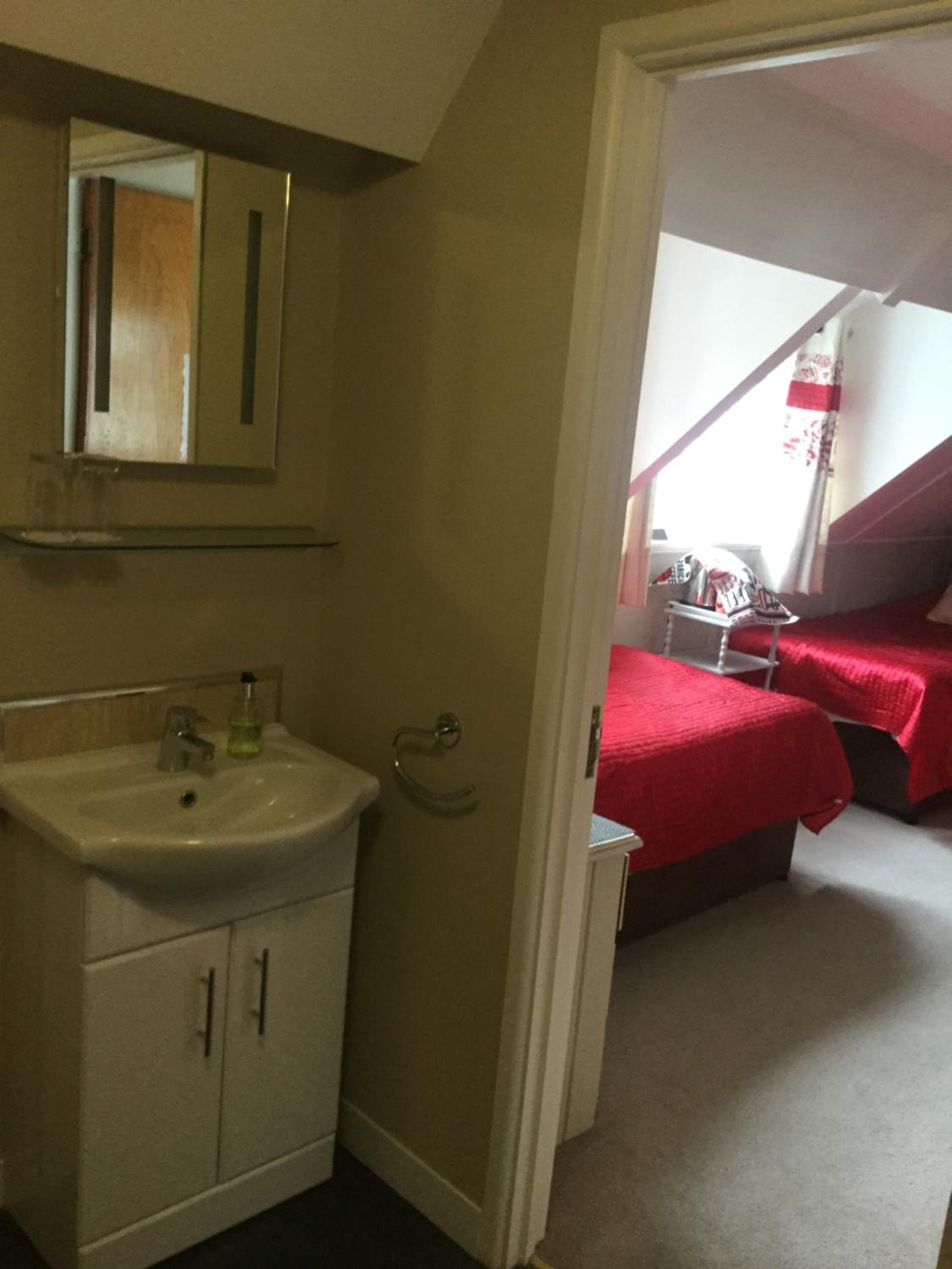 Quadruple Room - Photo 2