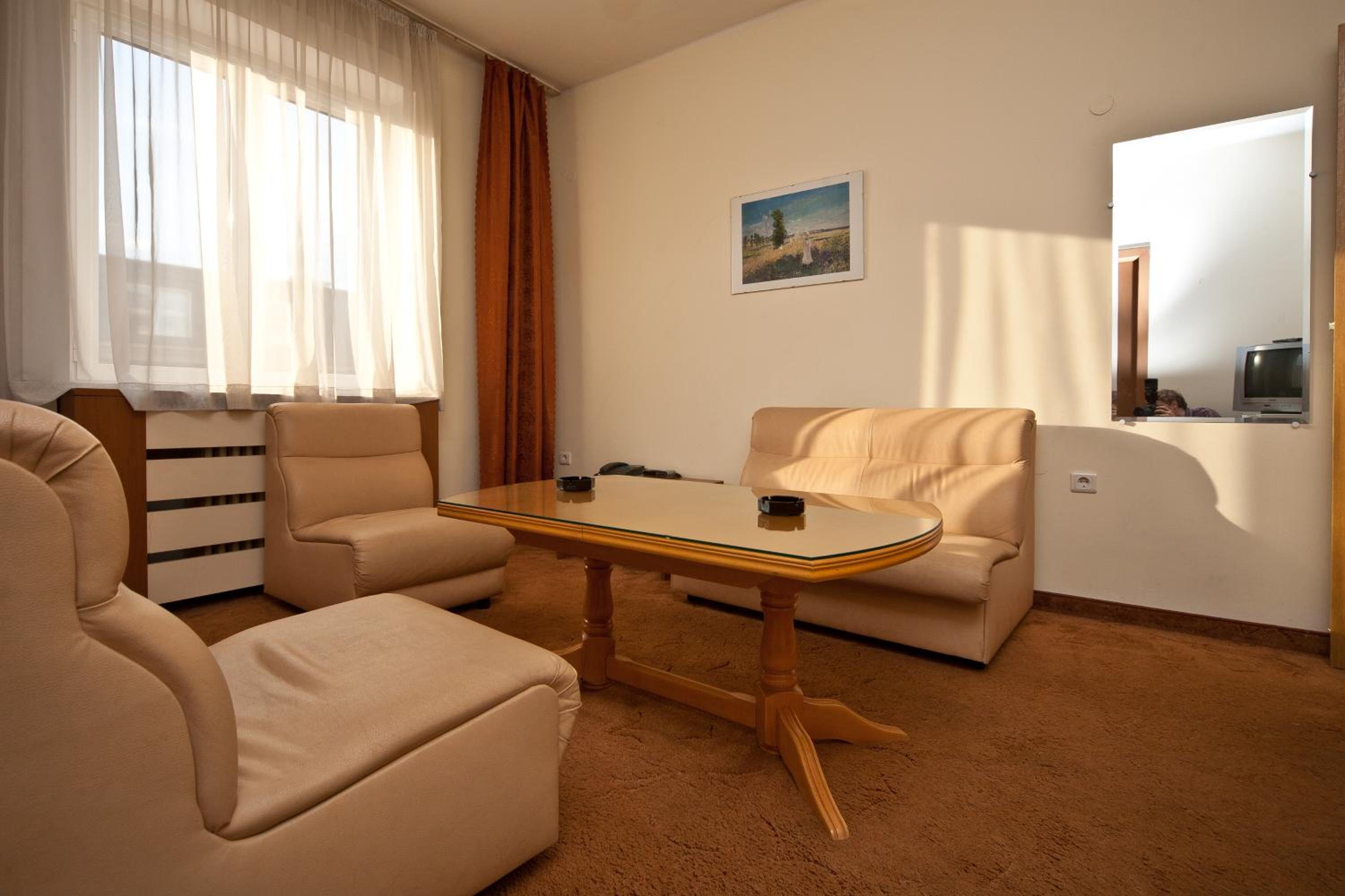 Suite with Bedroom - Photo 13
