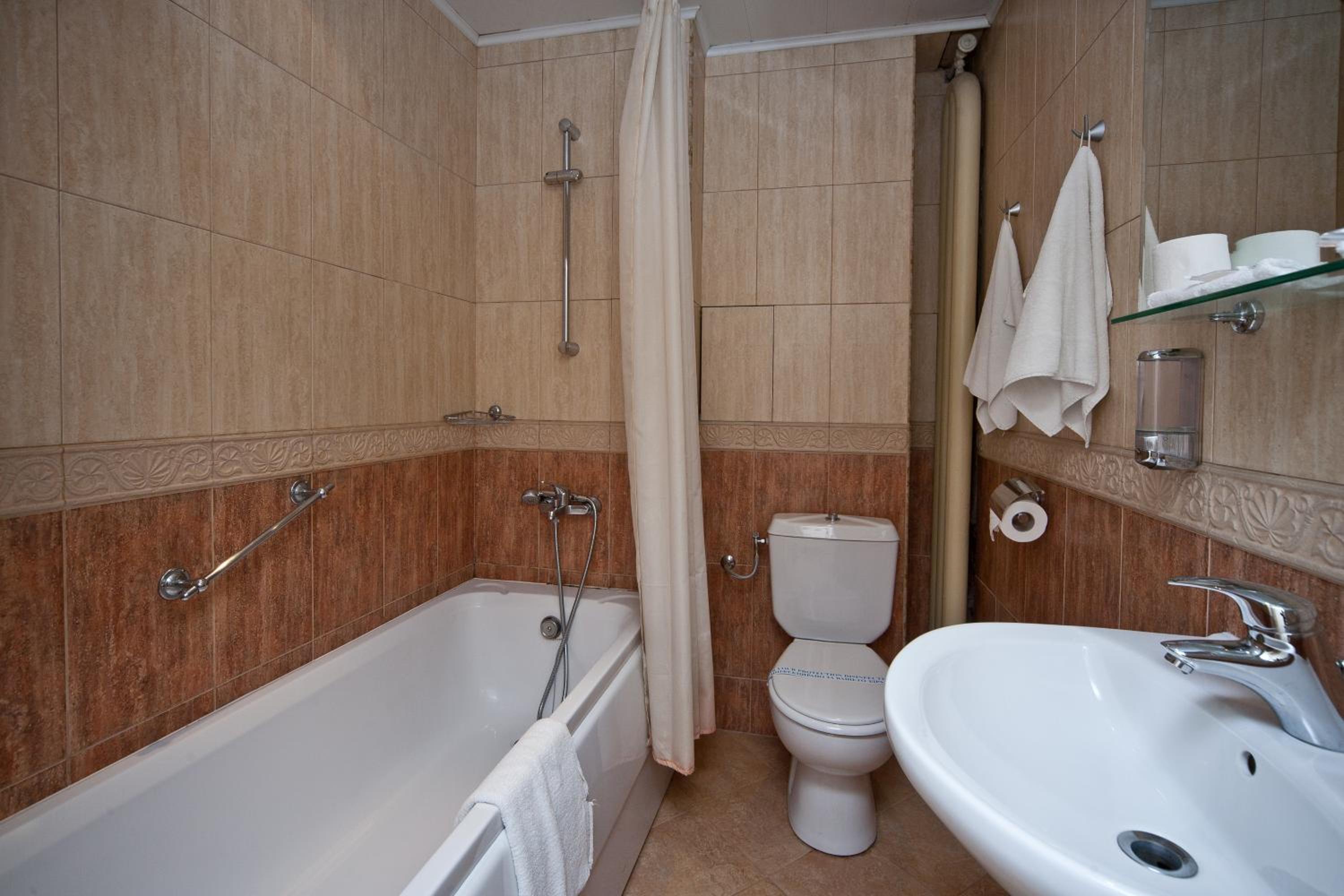 Suite with Bedroom - Photo 9