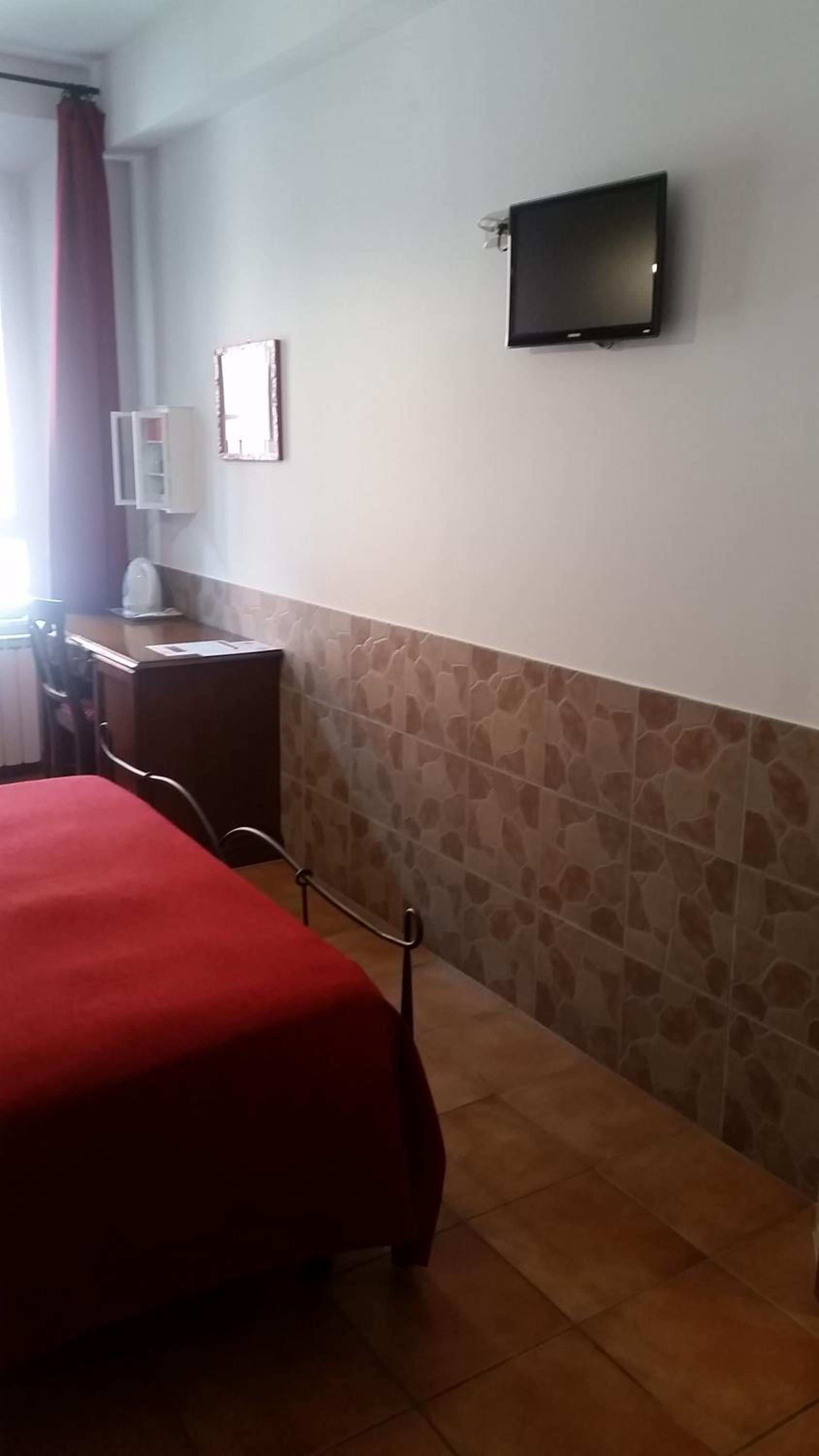 Double Room with Bathroom photo 2