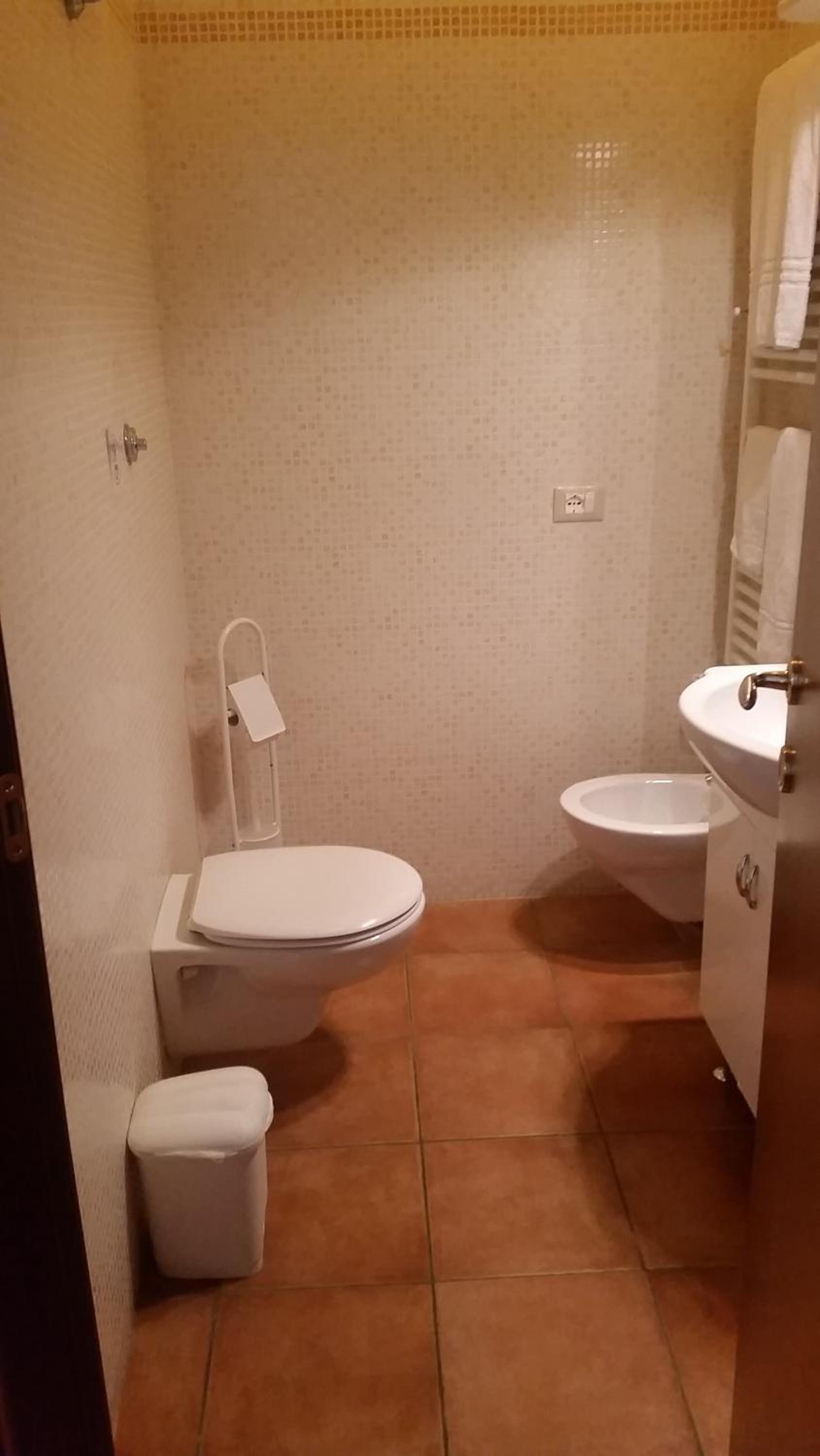 Double Room with Bathroom photo 3