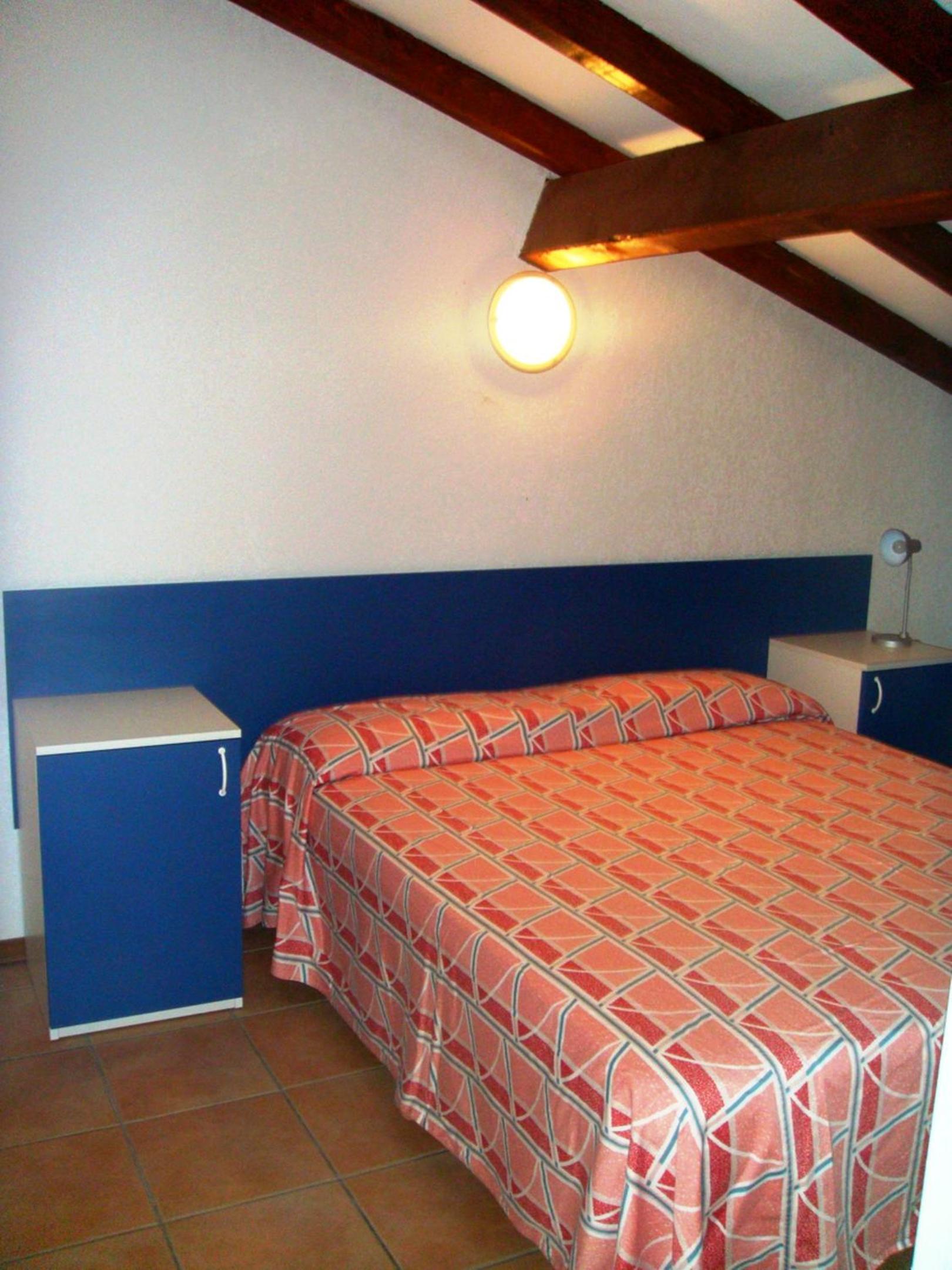One-Bedroom Apartment photo 3