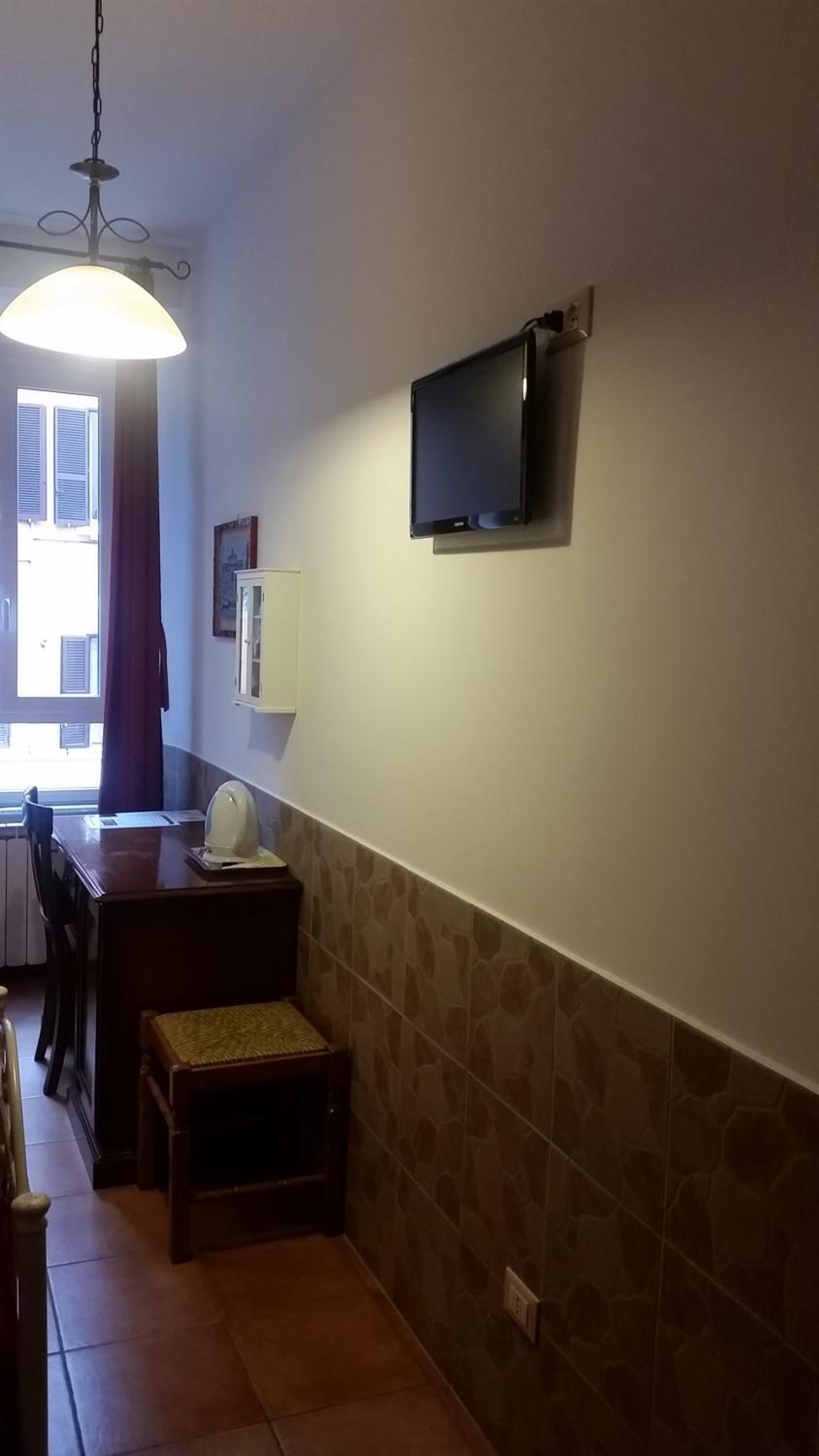 Single Room with Bathroom photo 3