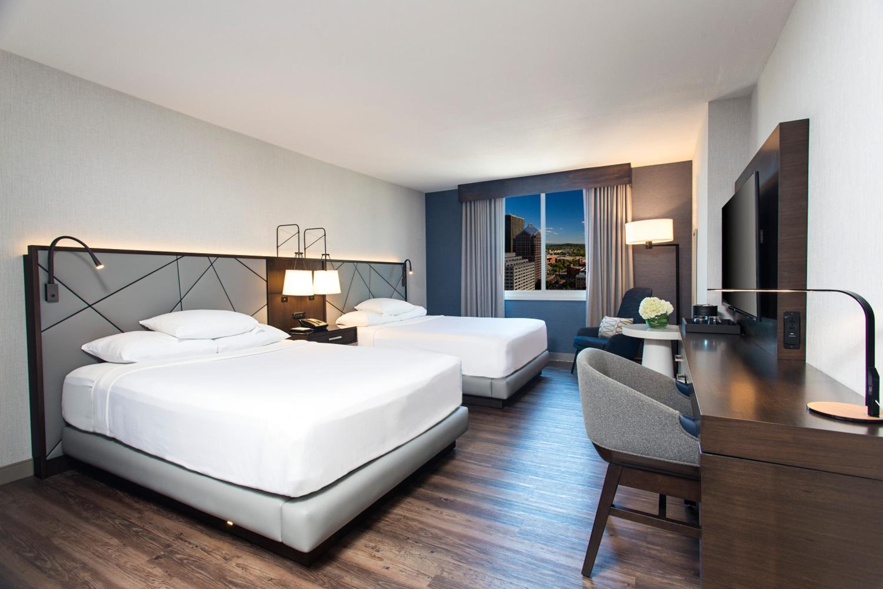 Queen Room with Two Queen Beds - High Floor - Photo 1