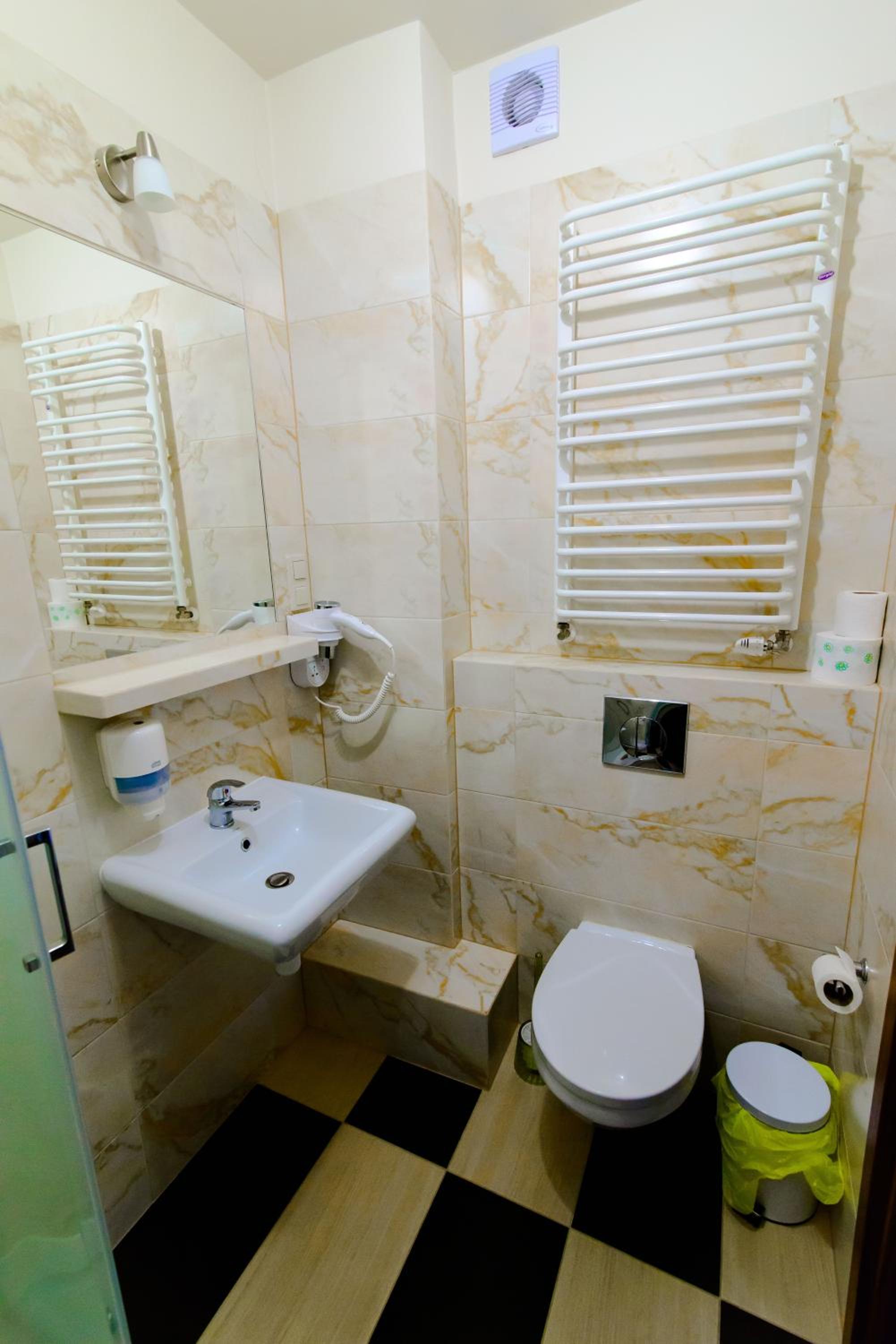 Family Room with Shower - Photo 3