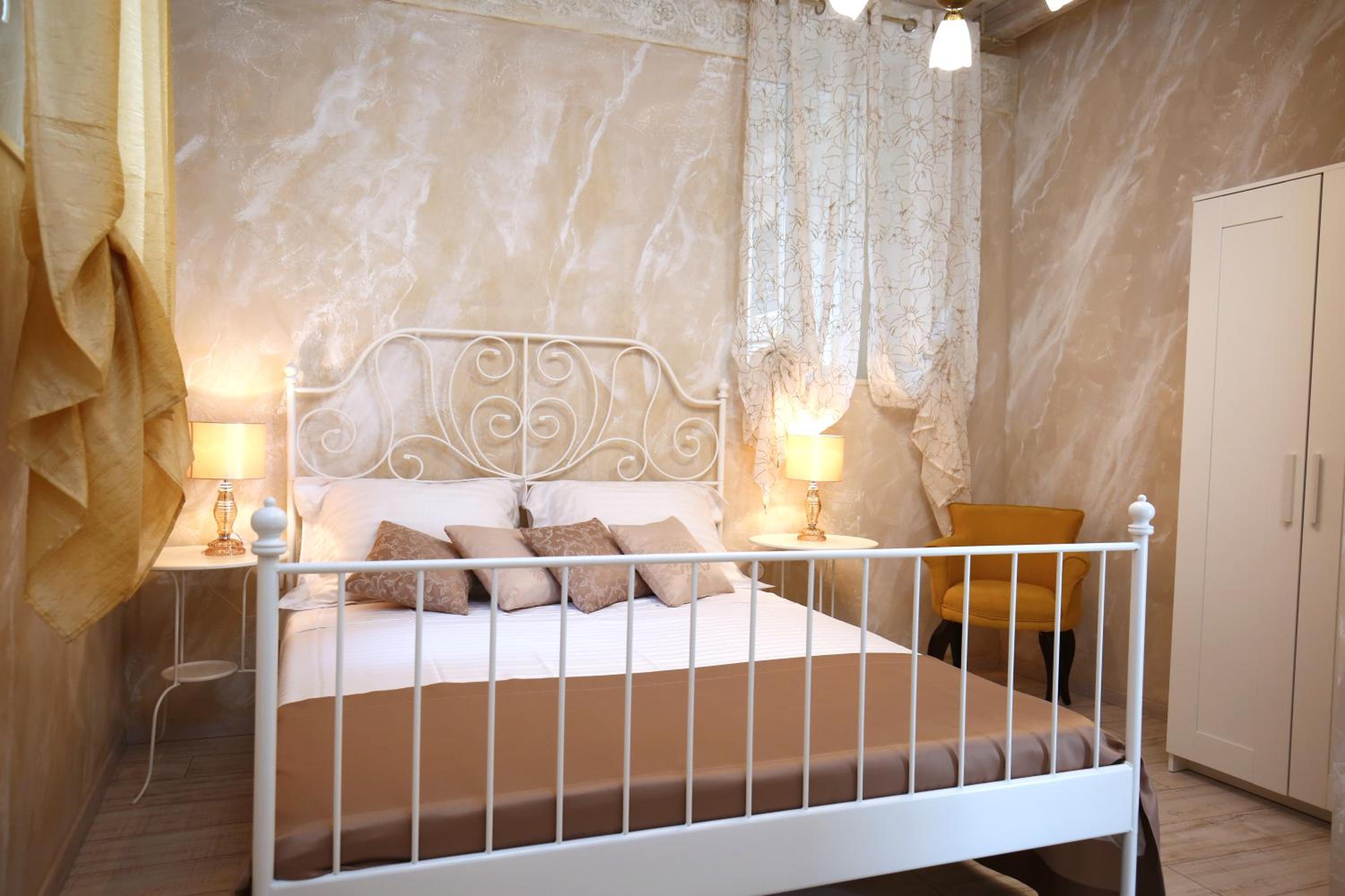 Superior Double Room - Photo 16