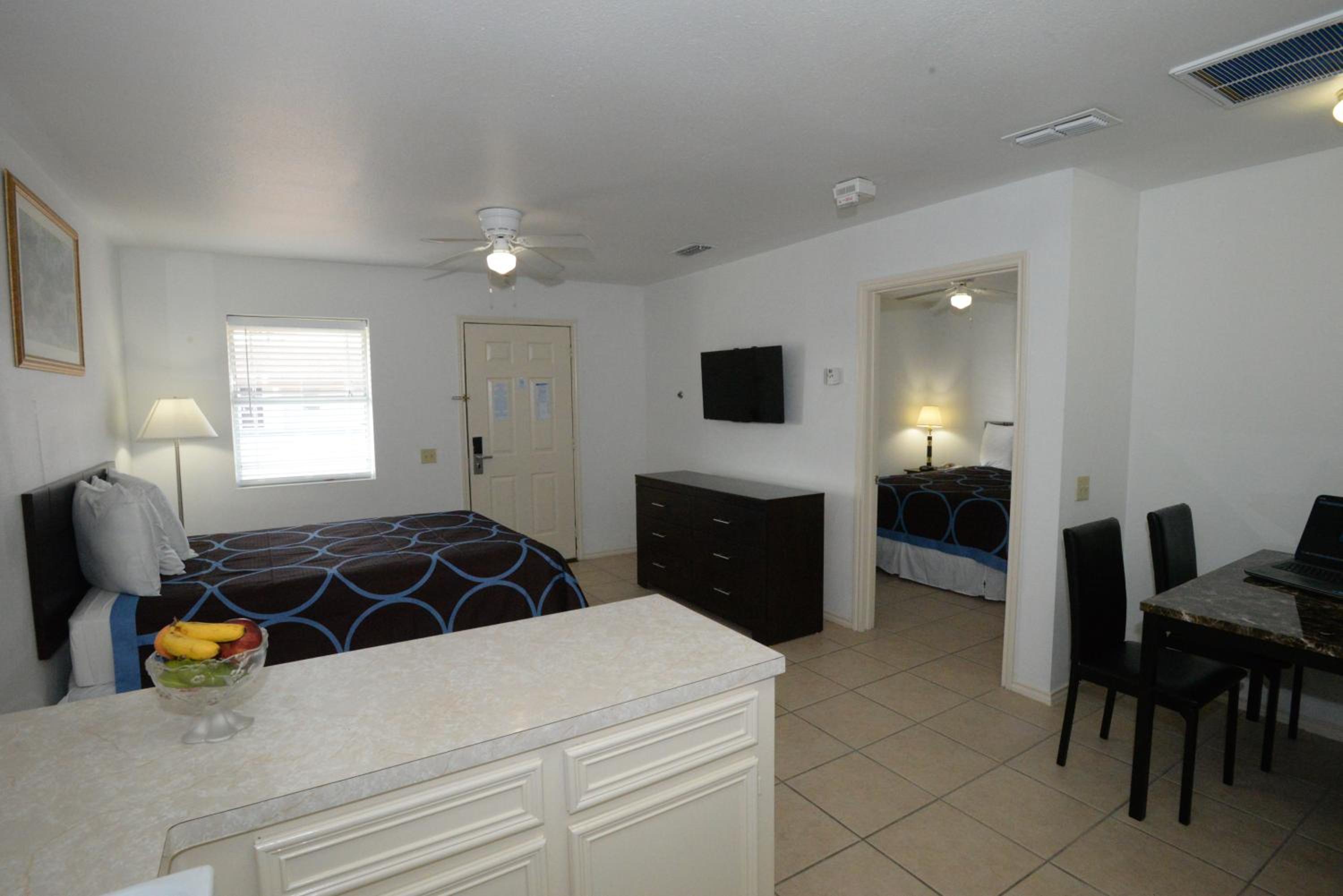 Two-Bedroom Queen Suite - Disability Access